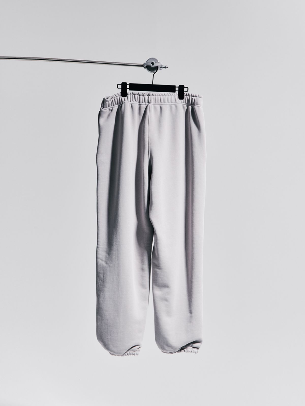 고저(GOZER) OVERSIZED SWEAT PANTS_MUD WASHED