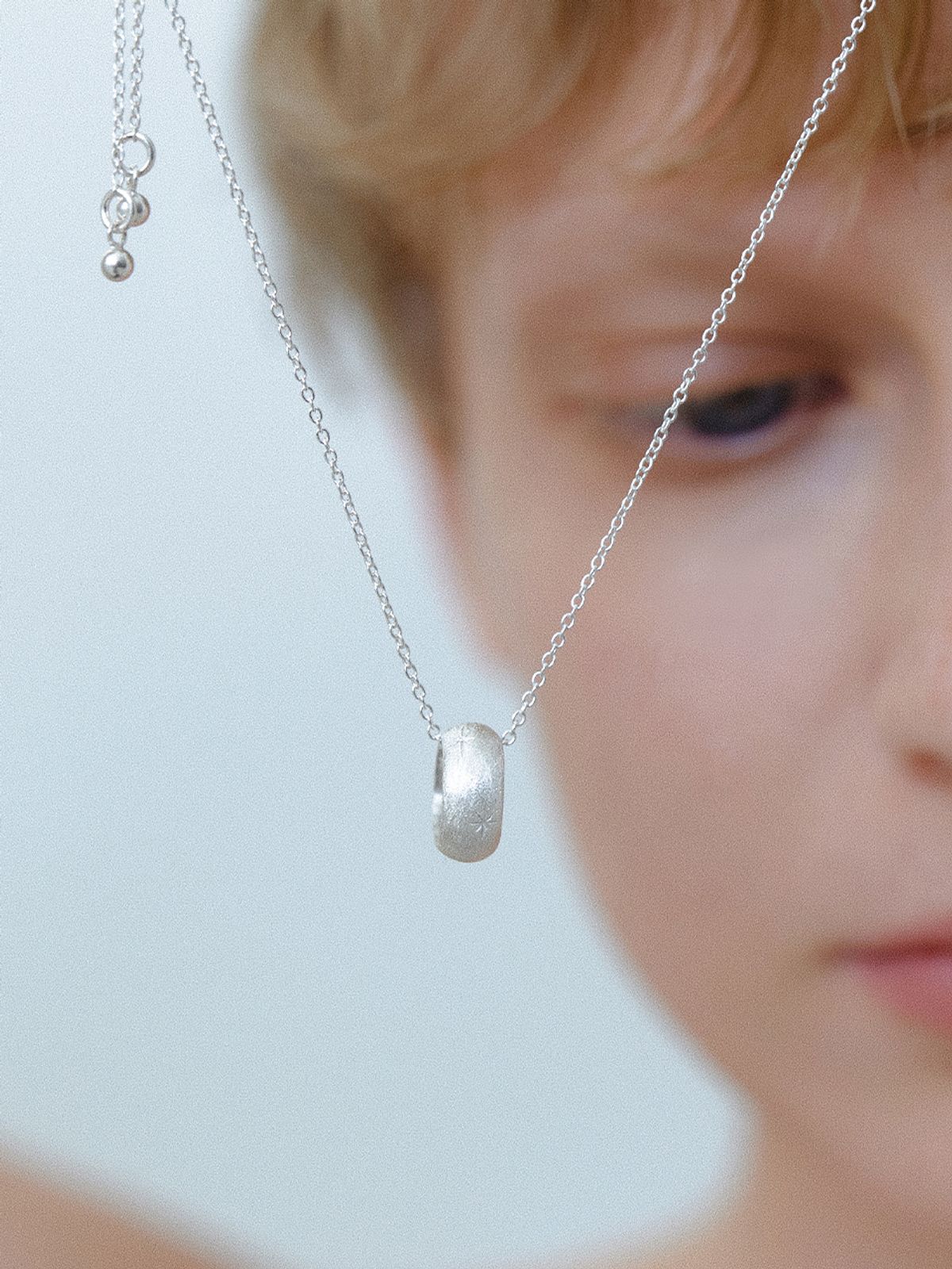 리엔느와르(leeENoir) Snowflake Texture Necklace