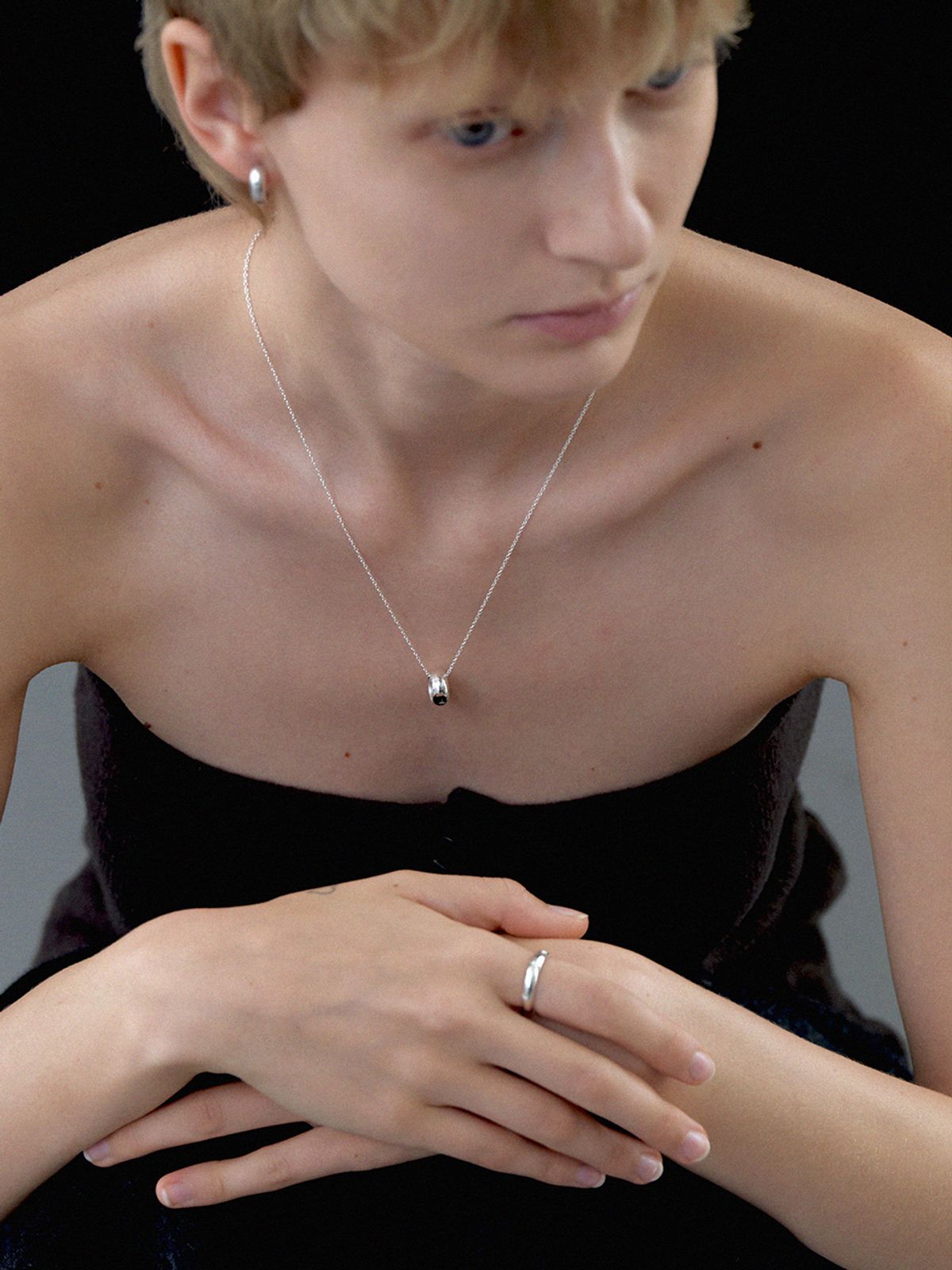 리엔느와르(leeENoir) Snowflake Necklace (2color)