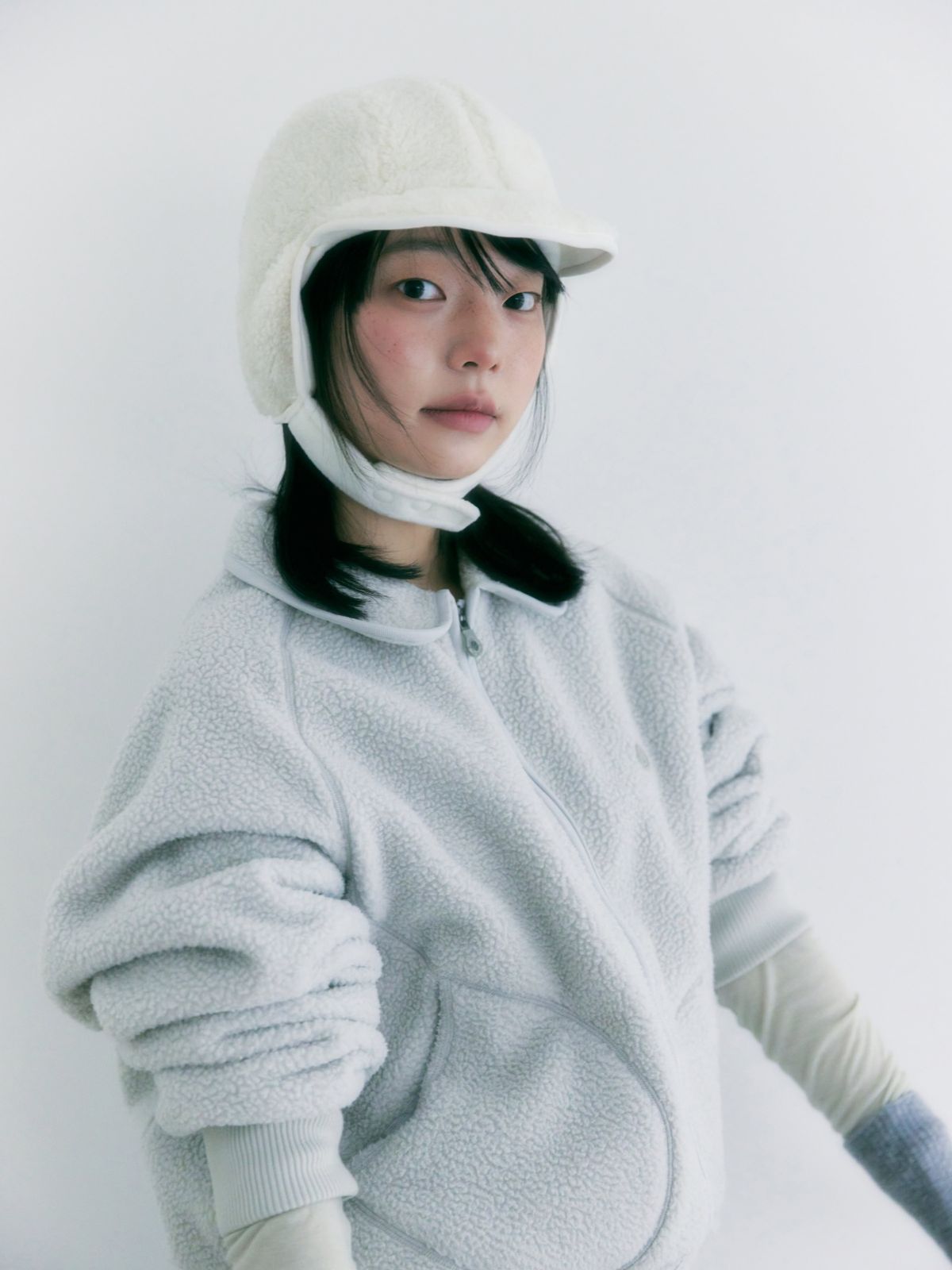 포이에(POIE) reversible fleece trooper hat (ivory)