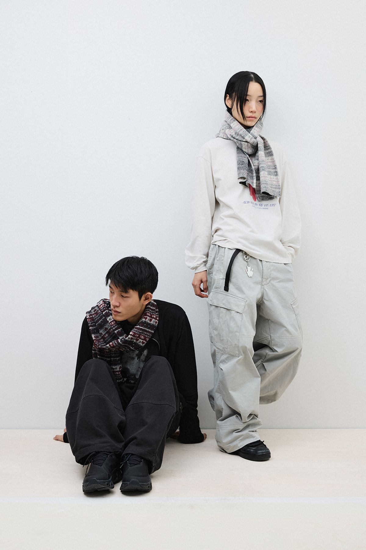 해칭룸(HATCHINGROOM) Heart Wool Muffler Grey