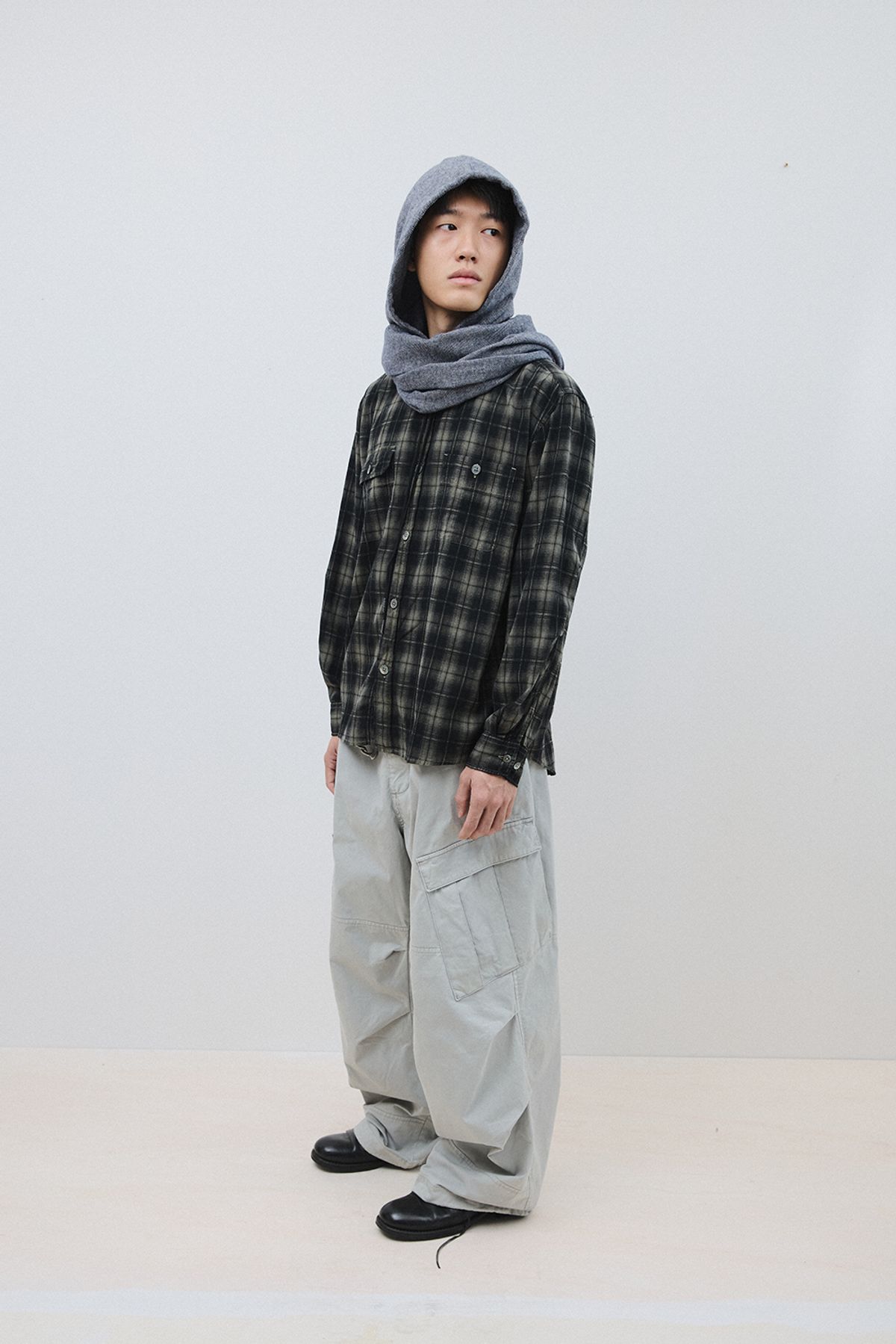 해칭룸(HATCHINGROOM) Hoodie Muffler Hairy Herringbone Blue Grey