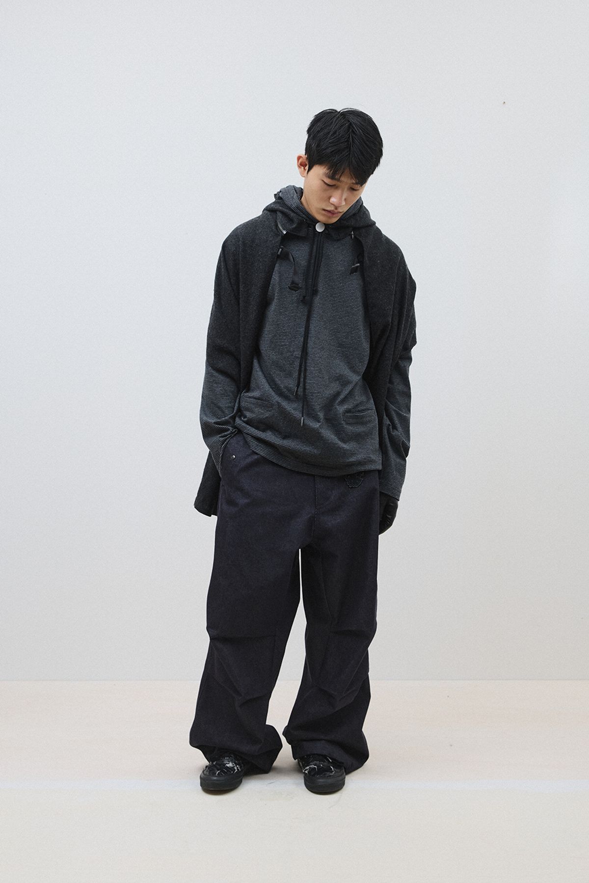 해칭룸(HATCHINGROOM) Hoodie Muffler Hairy Herringbone Charcoal
