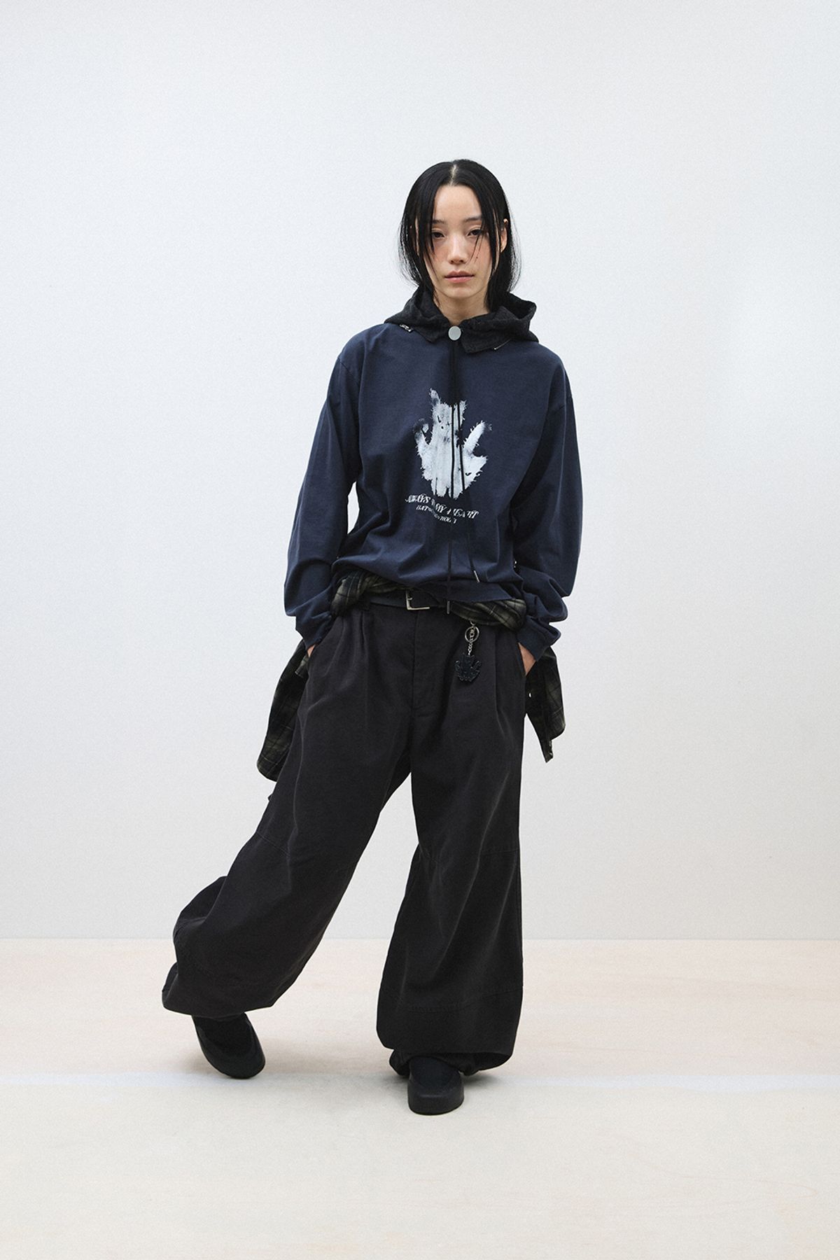 해칭룸(HATCHINGROOM) Hoodie Muffler Hairy Herringbone Charcoal