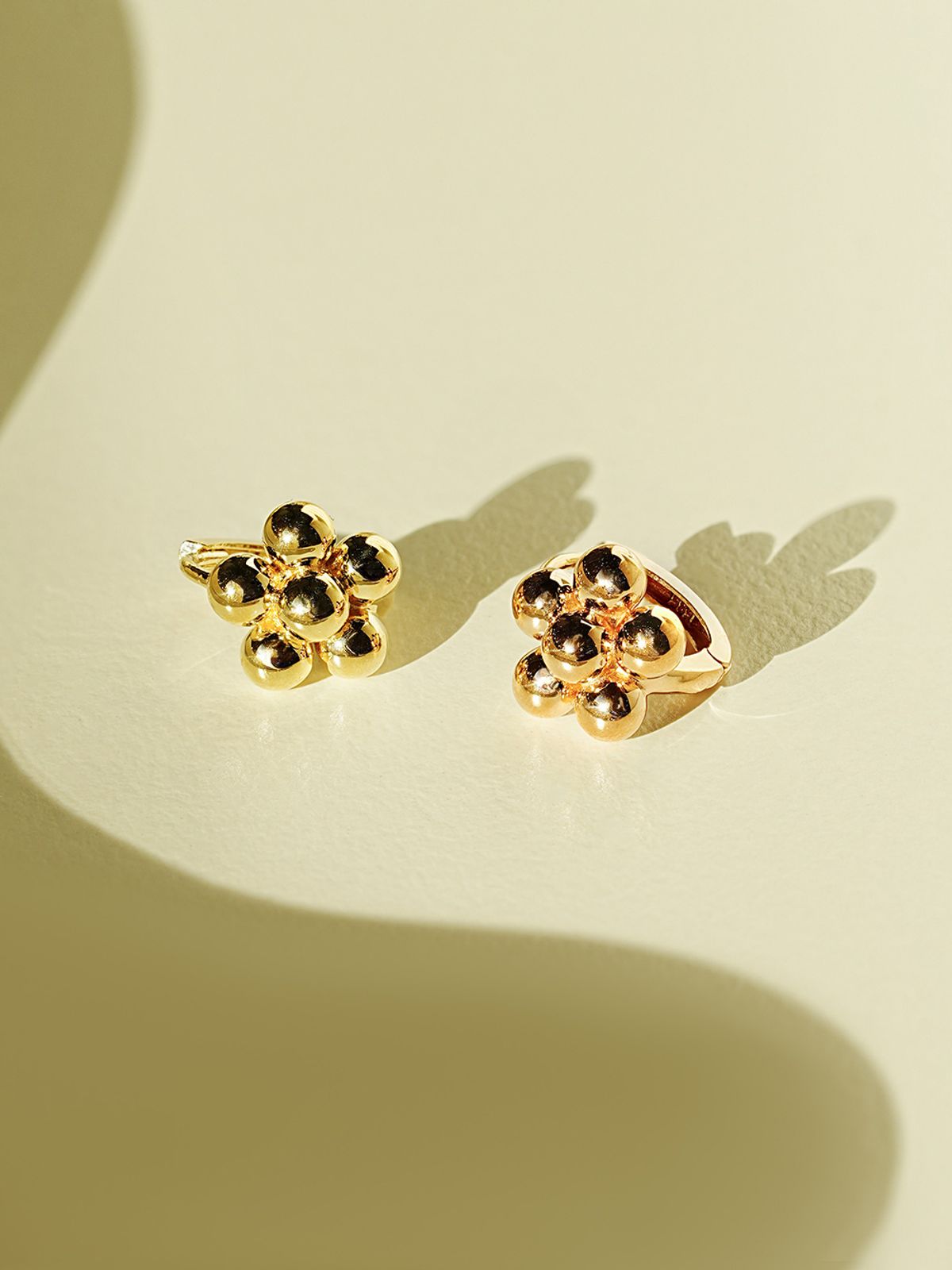 미니멀피어싱(MINIMALPIERCING) 14K 18K 그레이프 플라워 원터치 링 귀걸이