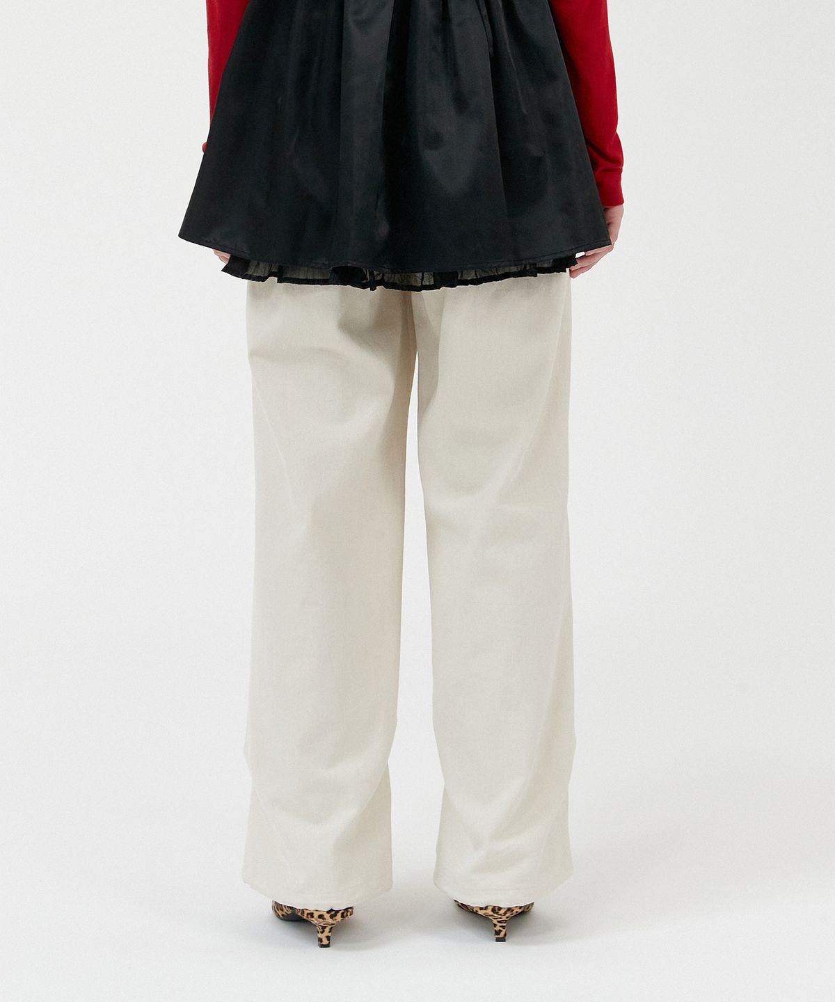 경(GYEONG) Draped Parachute Pants_Ivory
