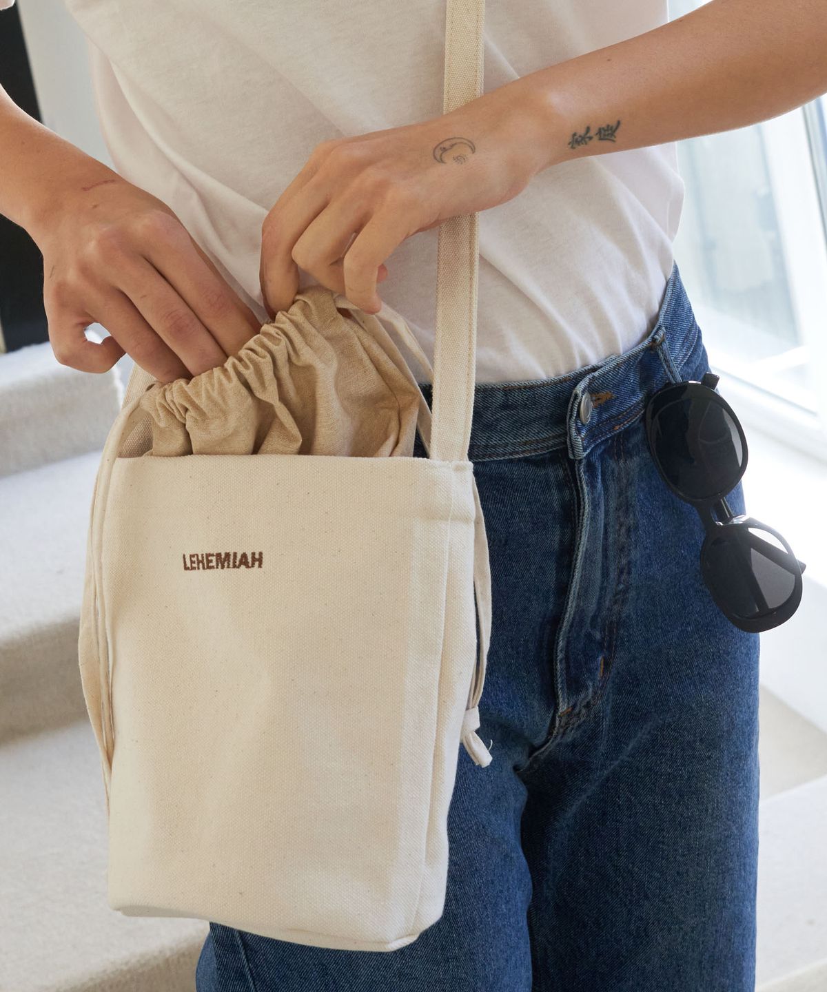 르헤미아(LEHEMIAH) Cafelatte(Milky) Short cross bag