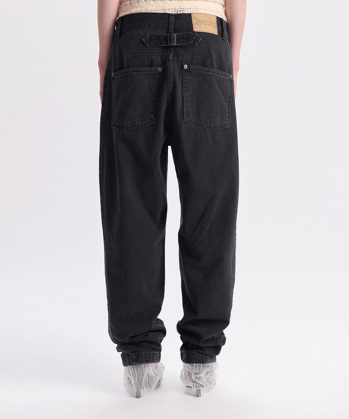 경(GYEONG) Loose Fit Denim Pants_Gray