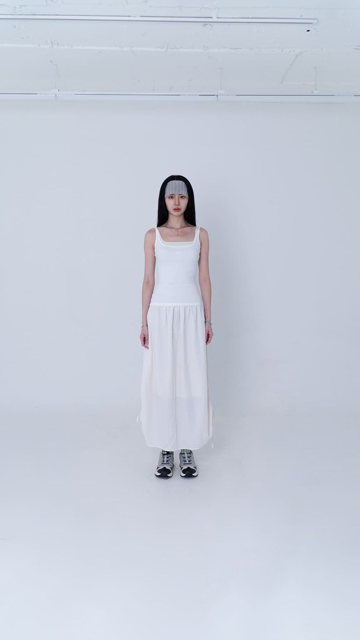 티에프에스에스(TFSS) logo embroid sleeveless (white)