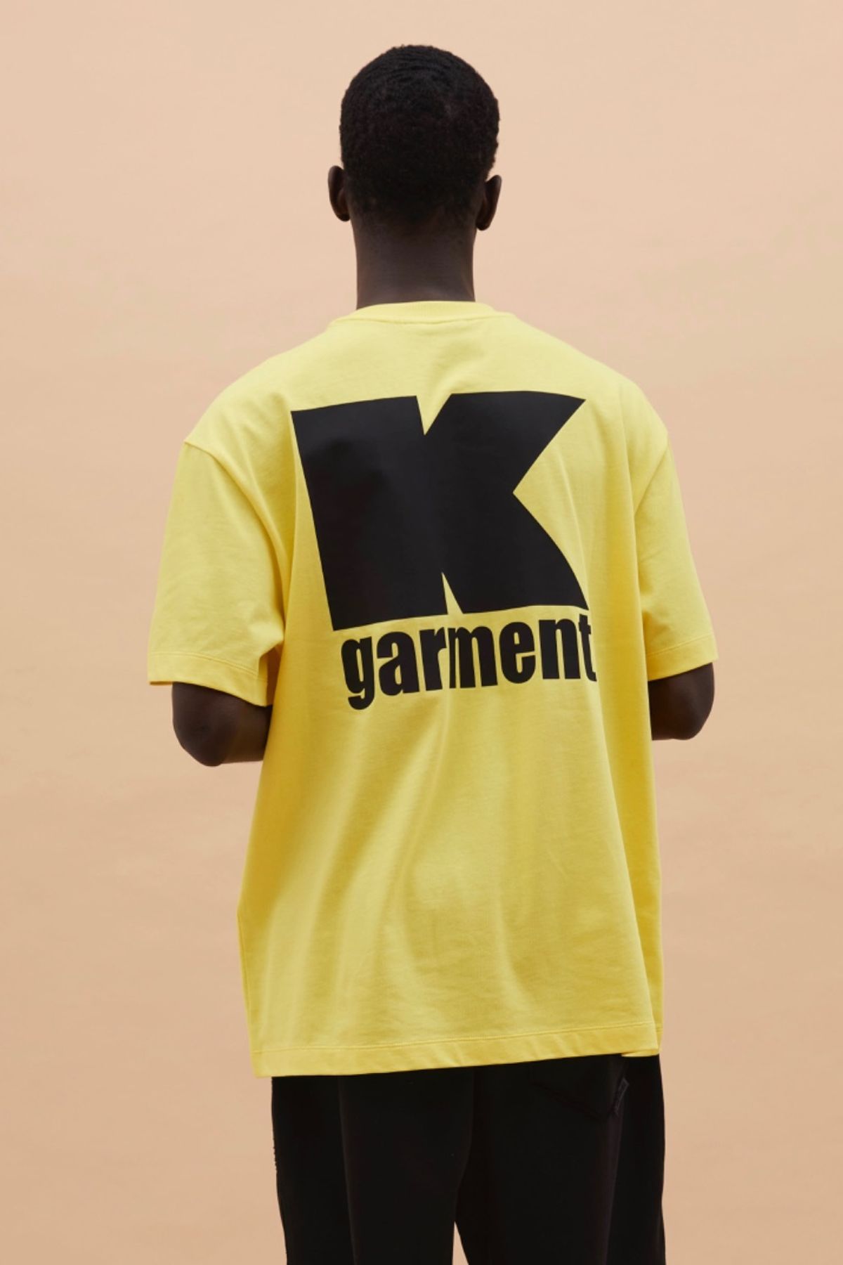 카먼트(K-GARMENT) U 빅K 프린트티 YELLOW