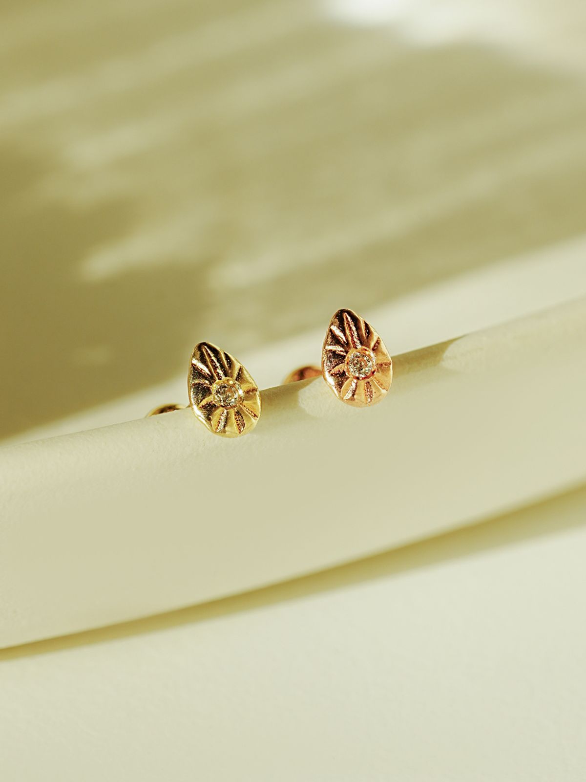 미니멀피어싱(MINIMALPIERCING) 14K 포인트 에그 피어싱 귀걸이