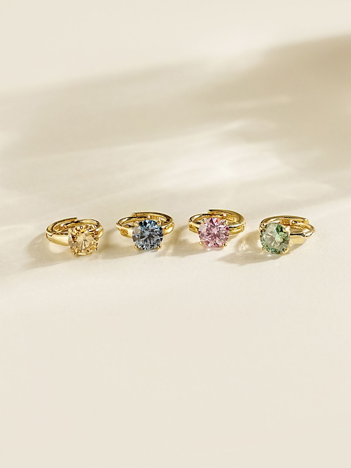 미니멀피어싱(MINIMALPIERCING) 14K 18K 모이사나이트 다이아 컬러 미니 원터치 링 귀걸이 3부