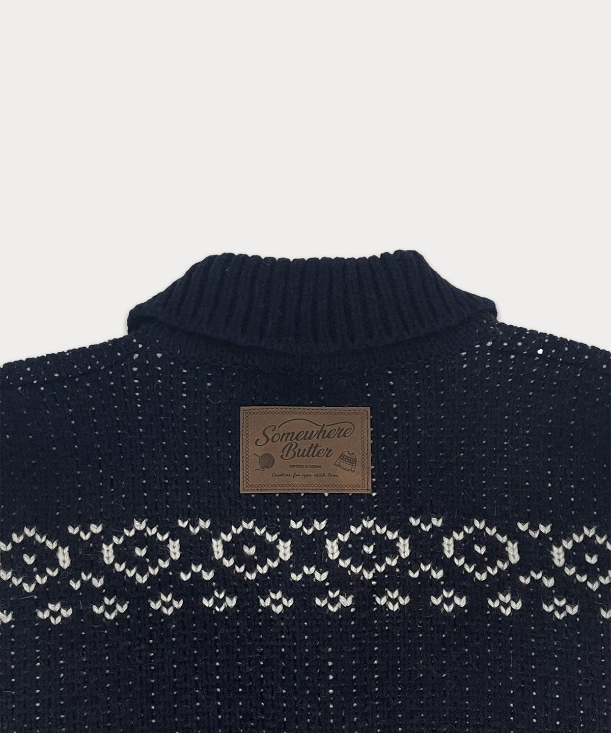 썸웨어버터(SOMEWHEREBUTTER) Rabbit Wool Cowichan Cardigan - Navy