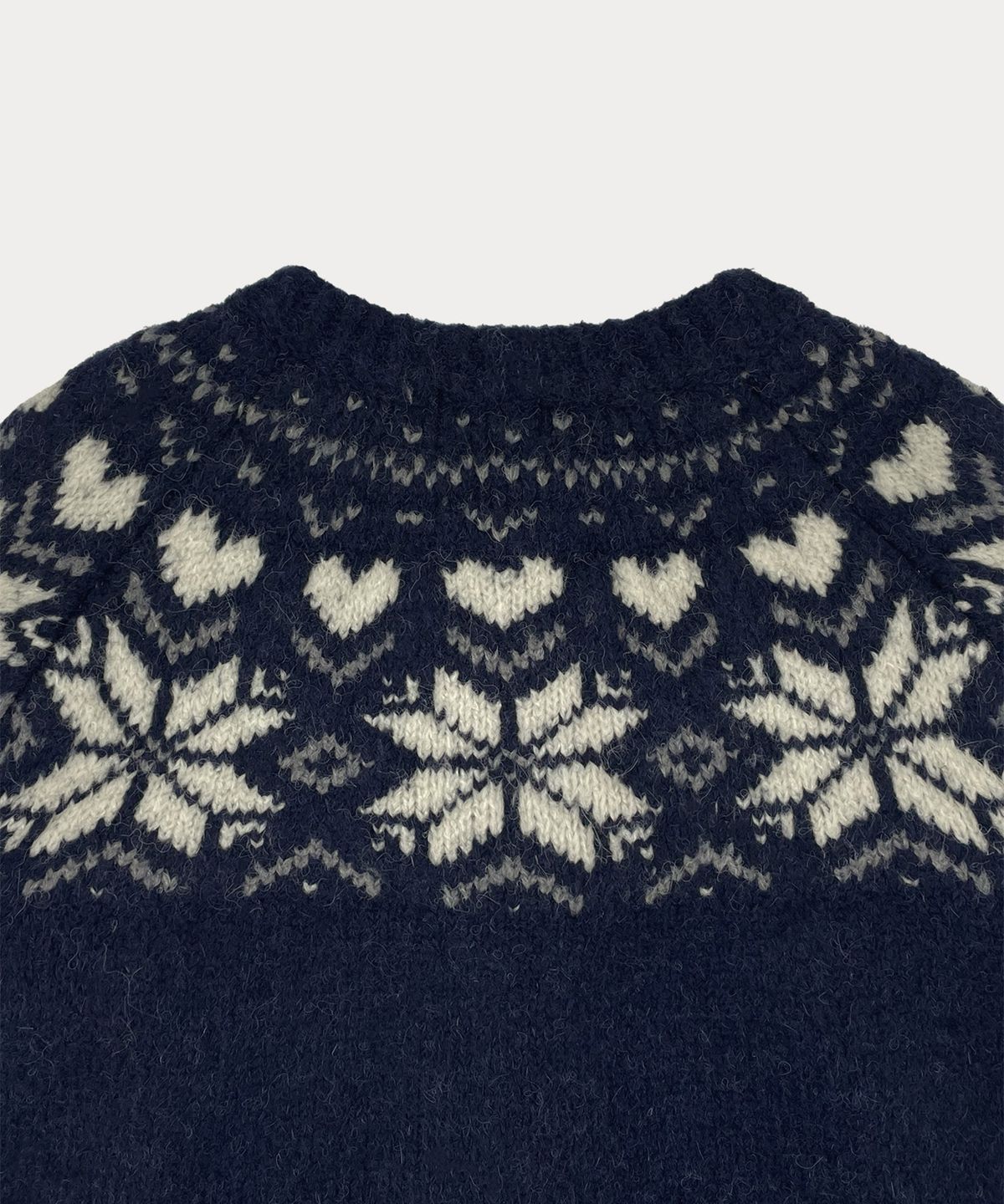 썸웨어버터(SOMEWHEREBUTTER) Heart Alpaca Nordic Cardigan - Navy