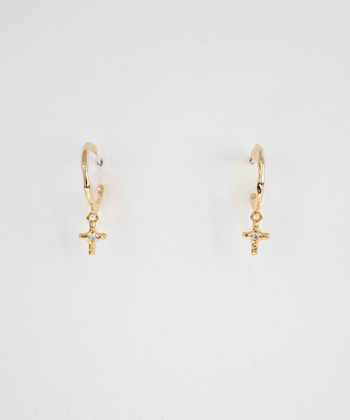메리모티브(MERRYMOTIVE) Mini cross drop hoop earring