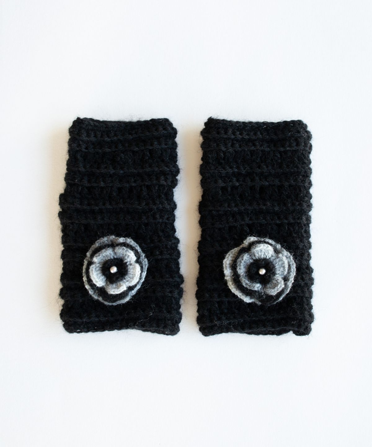 메리모티브(MERRYMOTIVE) Wool hairy flower corsage handwarmer