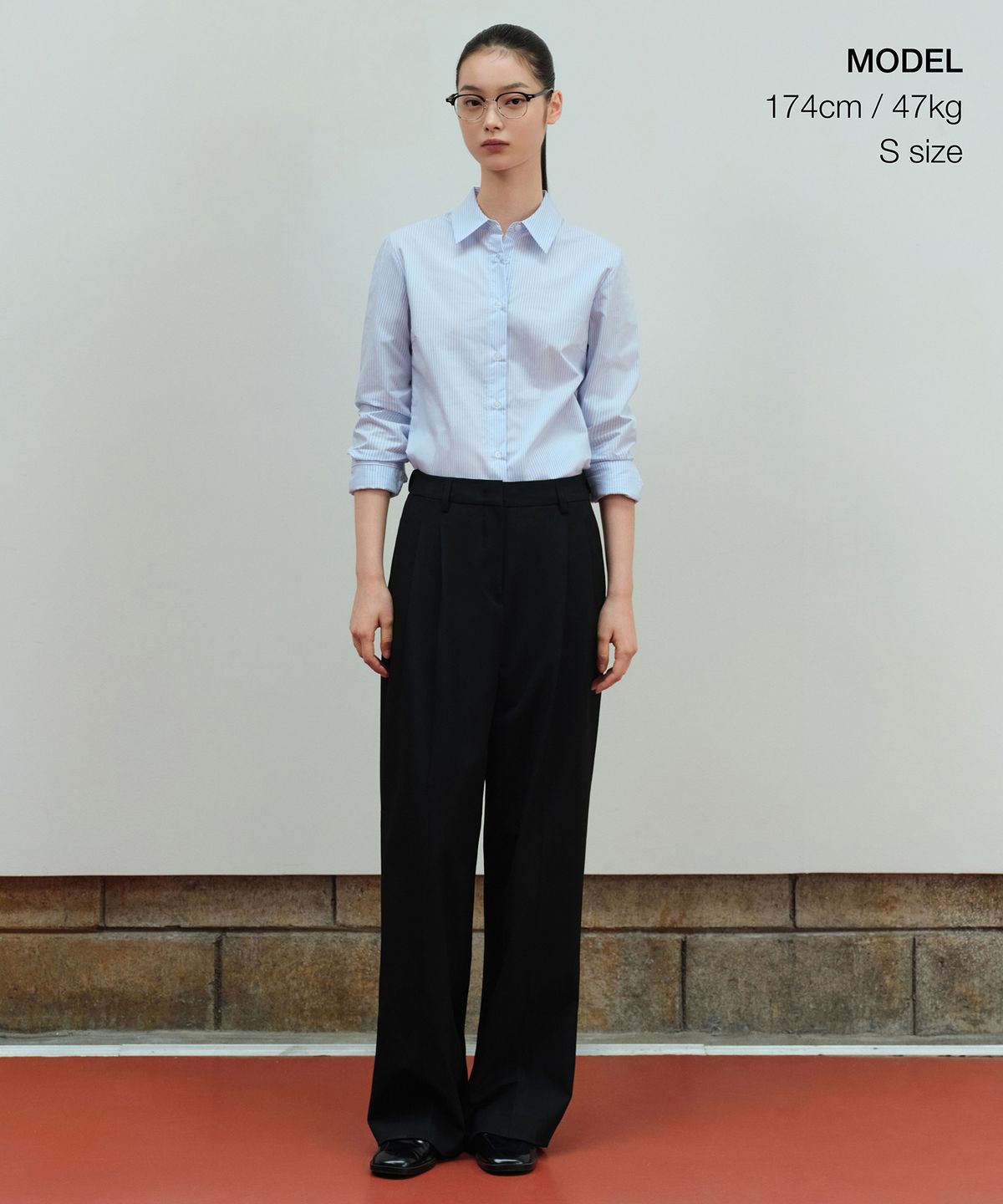 무신사 스탠다드 우먼(MUSINSA STANDARD WOMAN) 우먼즈 스트라이프 슬림 핏 셔츠 [스카이 블루]