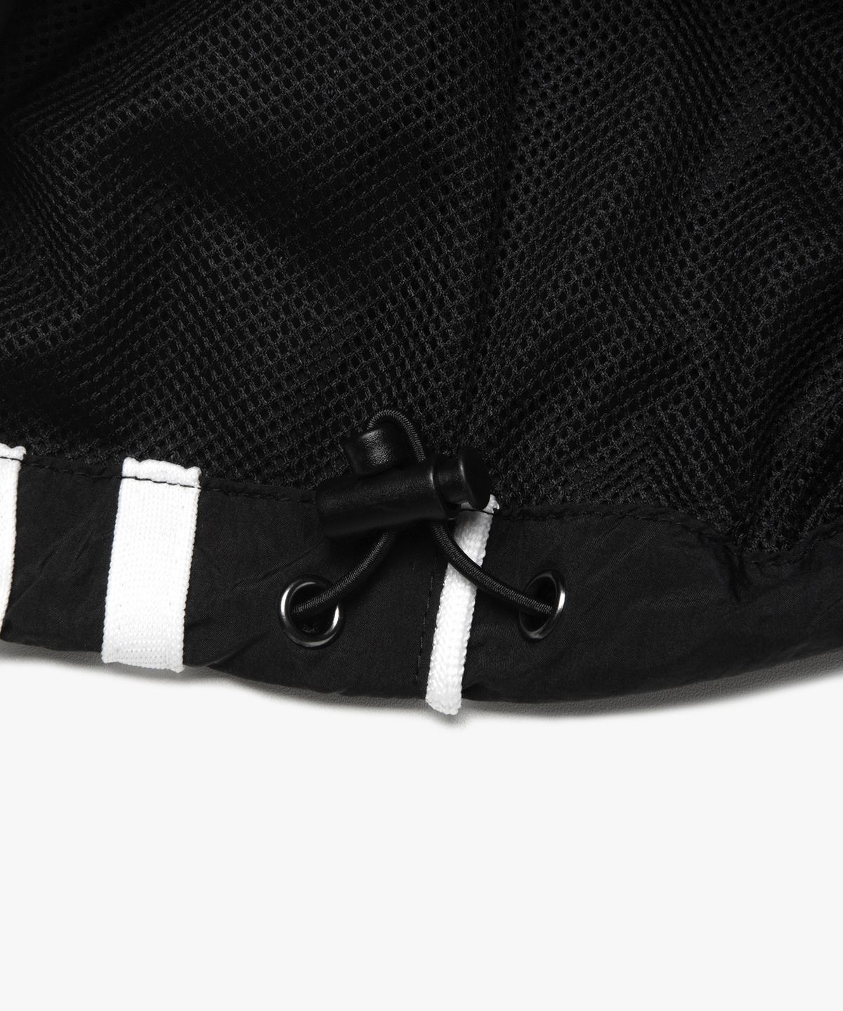 엘엠씨(LMC) PIPING LINE TRACK PANTS black