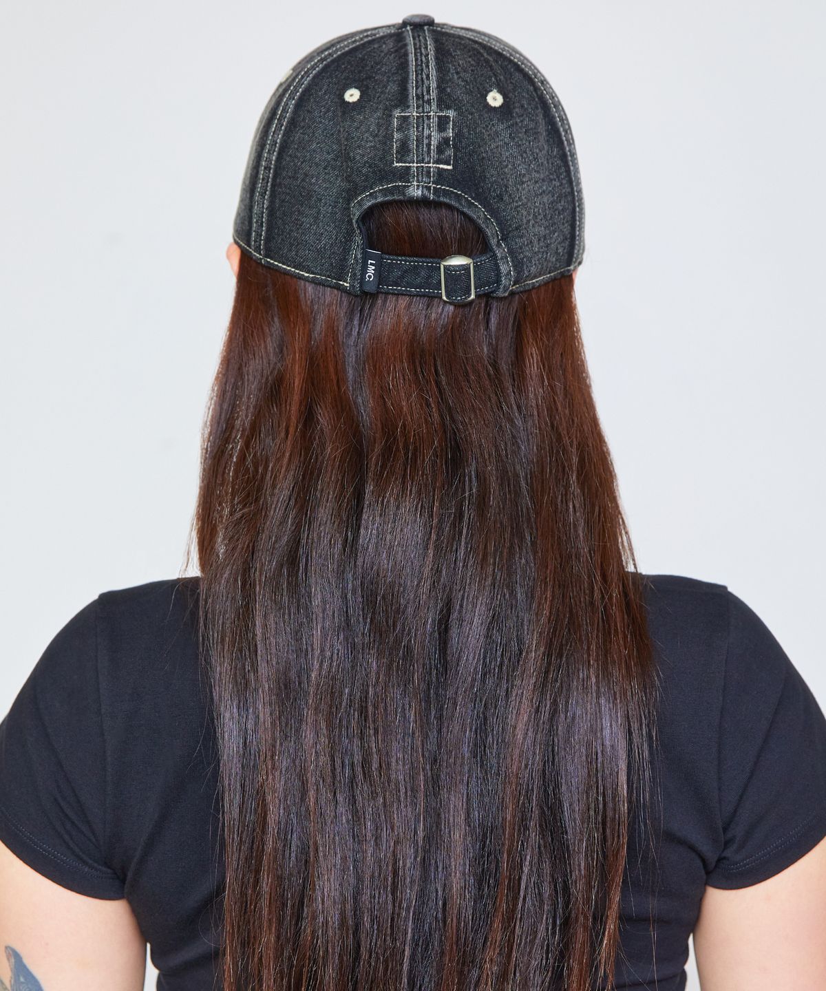 엘엠씨(LMC) WASHED DENIM GOTHIC OVAL 6PANEL CAP Black