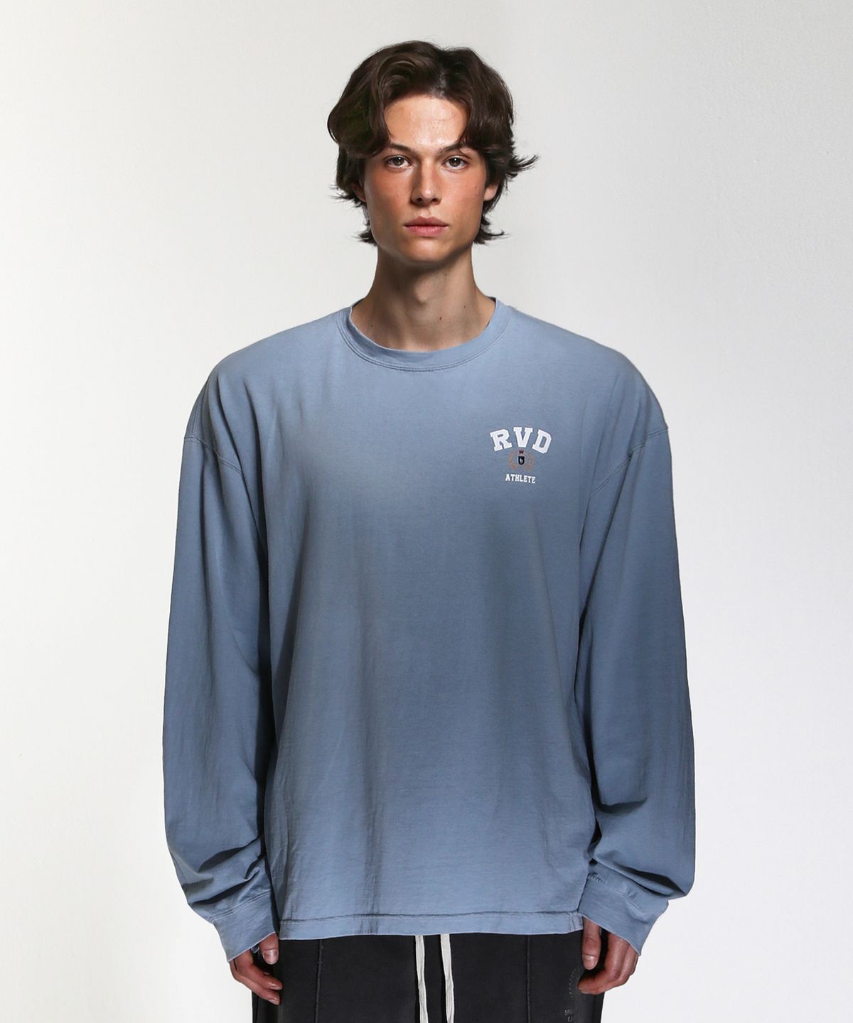 알브이디(RVD) (American Casual Campaign) 알브이디 피그먼트 오버핏 크루넥 롱슬리브 (베이비블루)