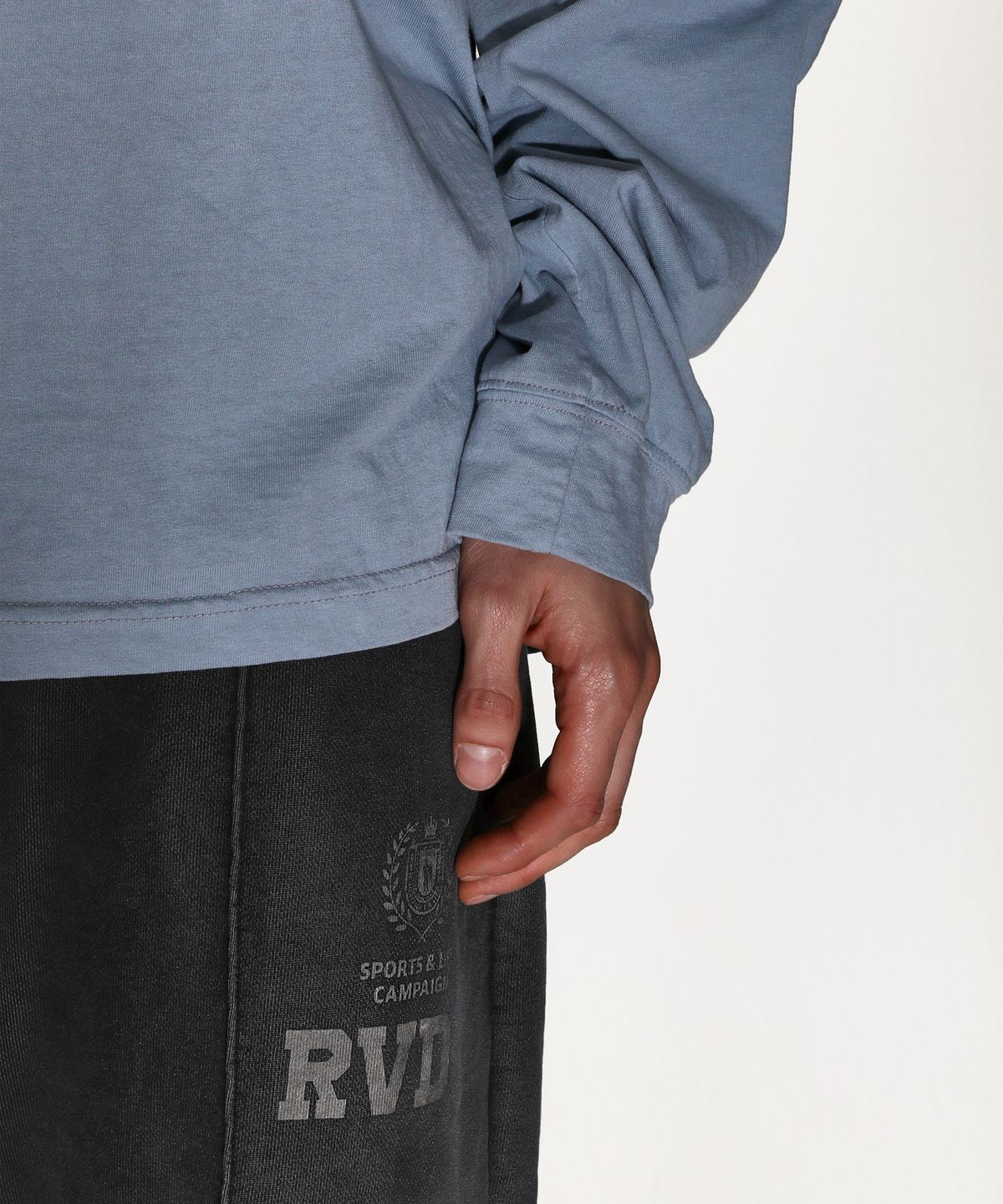 알브이디(RVD) (American Casual Campaign) 알브이디 피그먼트 오버핏 크루넥 롱슬리브 (베이비블루)