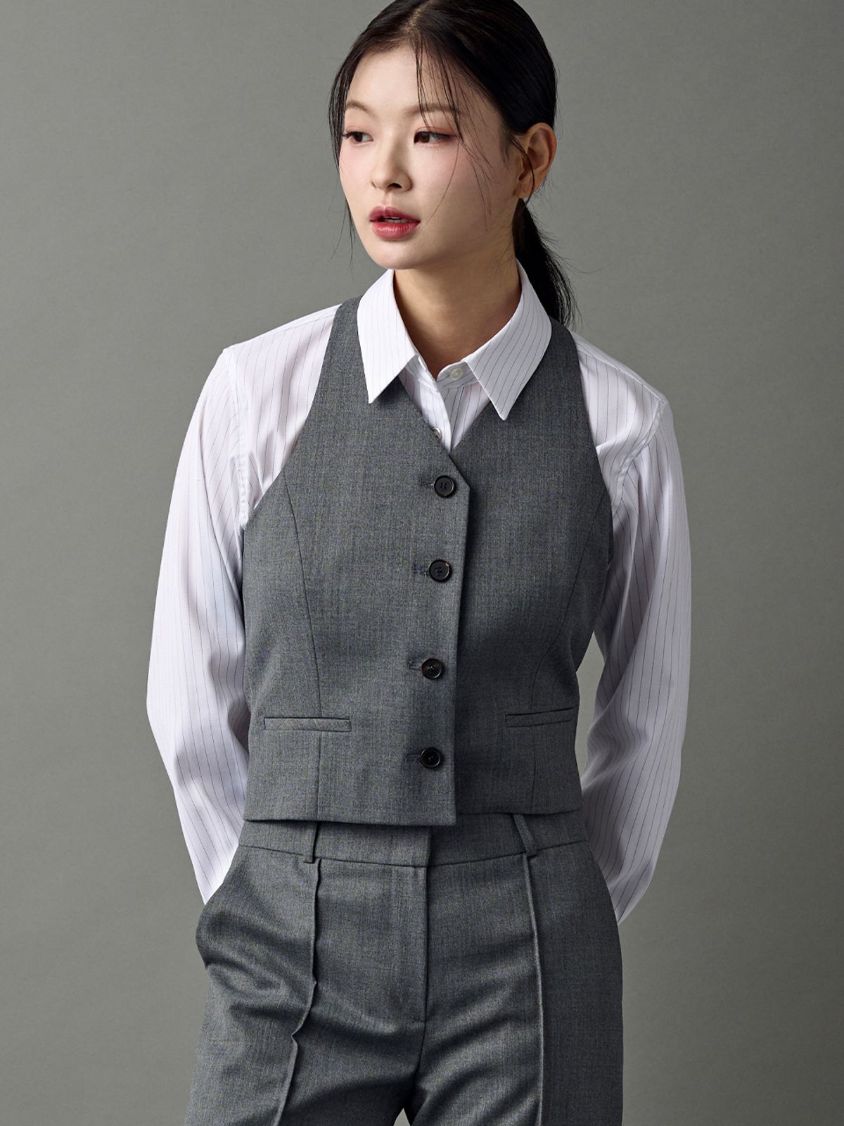 초슈(CHOCHOU) 울 홀터넥 베스트 (그레이)
