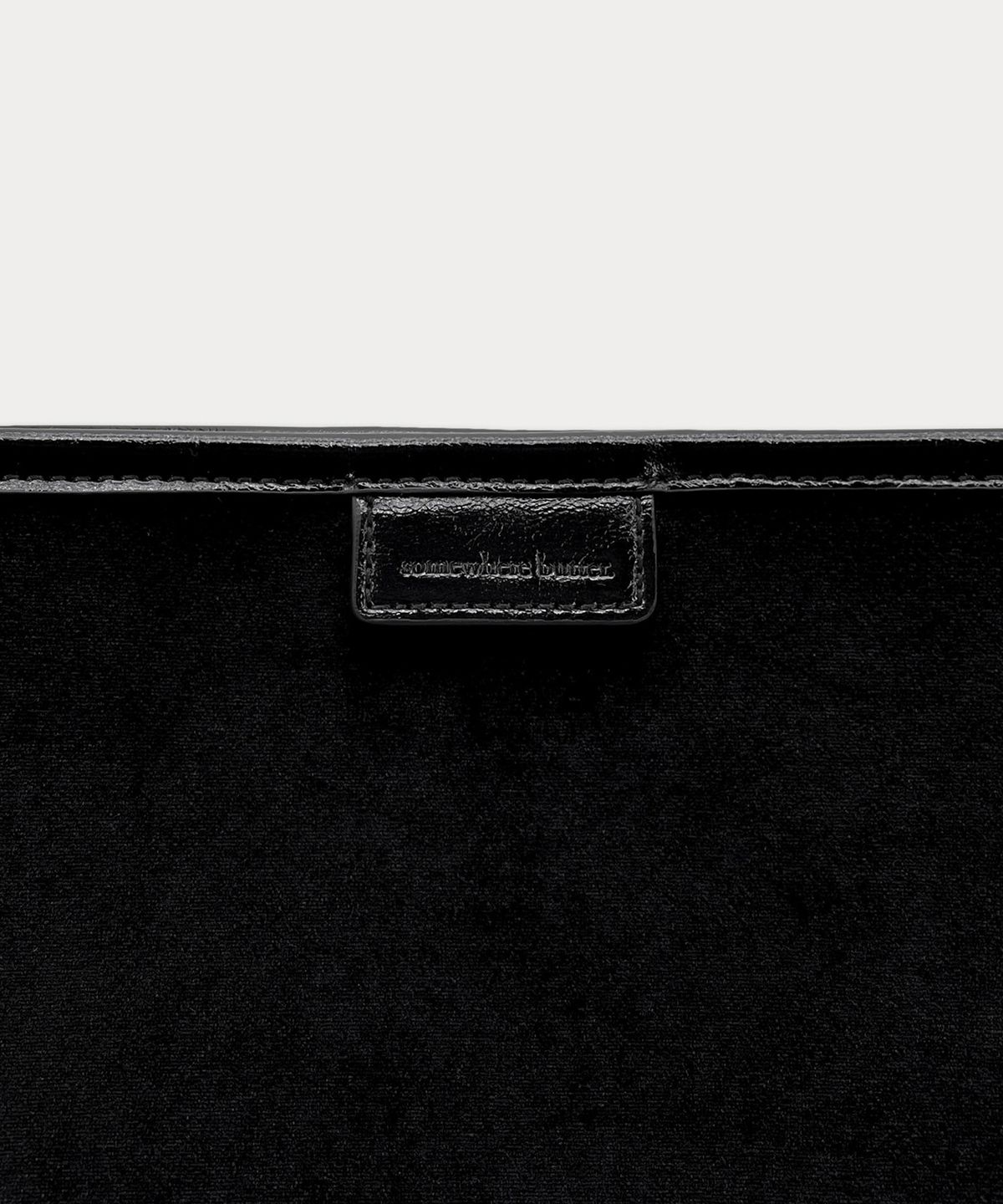 썸웨어버터(SOMEWHEREBUTTER) Velvet Mini Chain Toast Bag - Velvet Black
