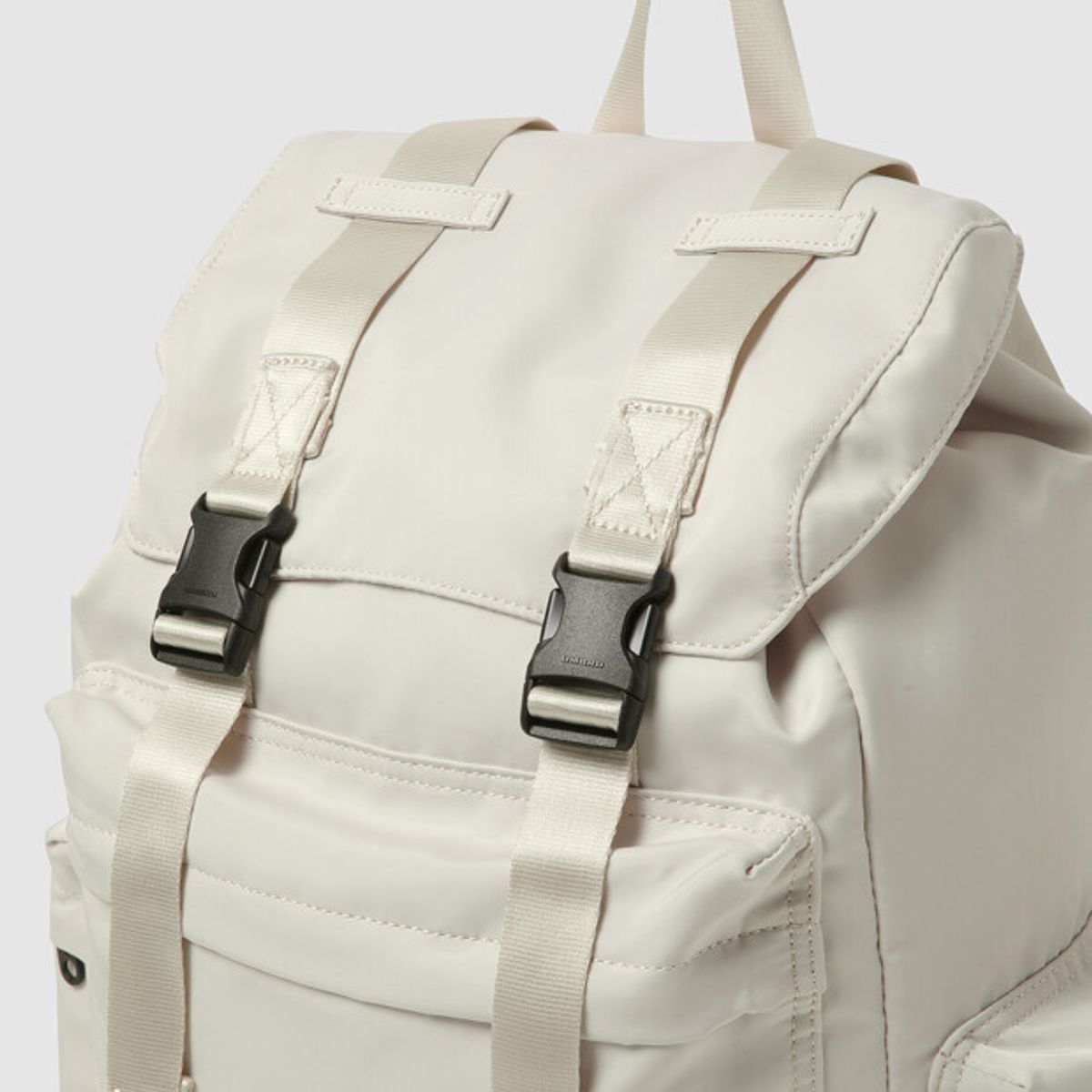 엄브로(UMBRO) 러스터 럭색 백팩 (20L) 베이지(UQ123CBP22)