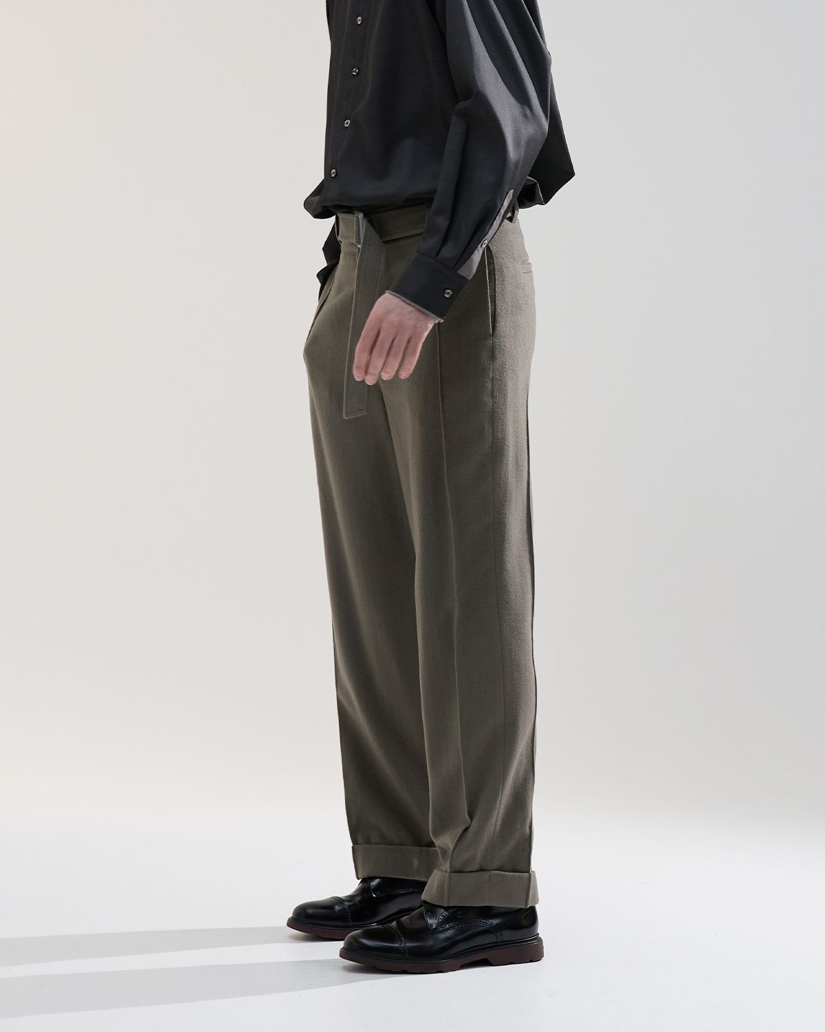 와이쏘씨리얼즈(WHYSOCEREALZ) Classic Wide Pants (pastel grey)