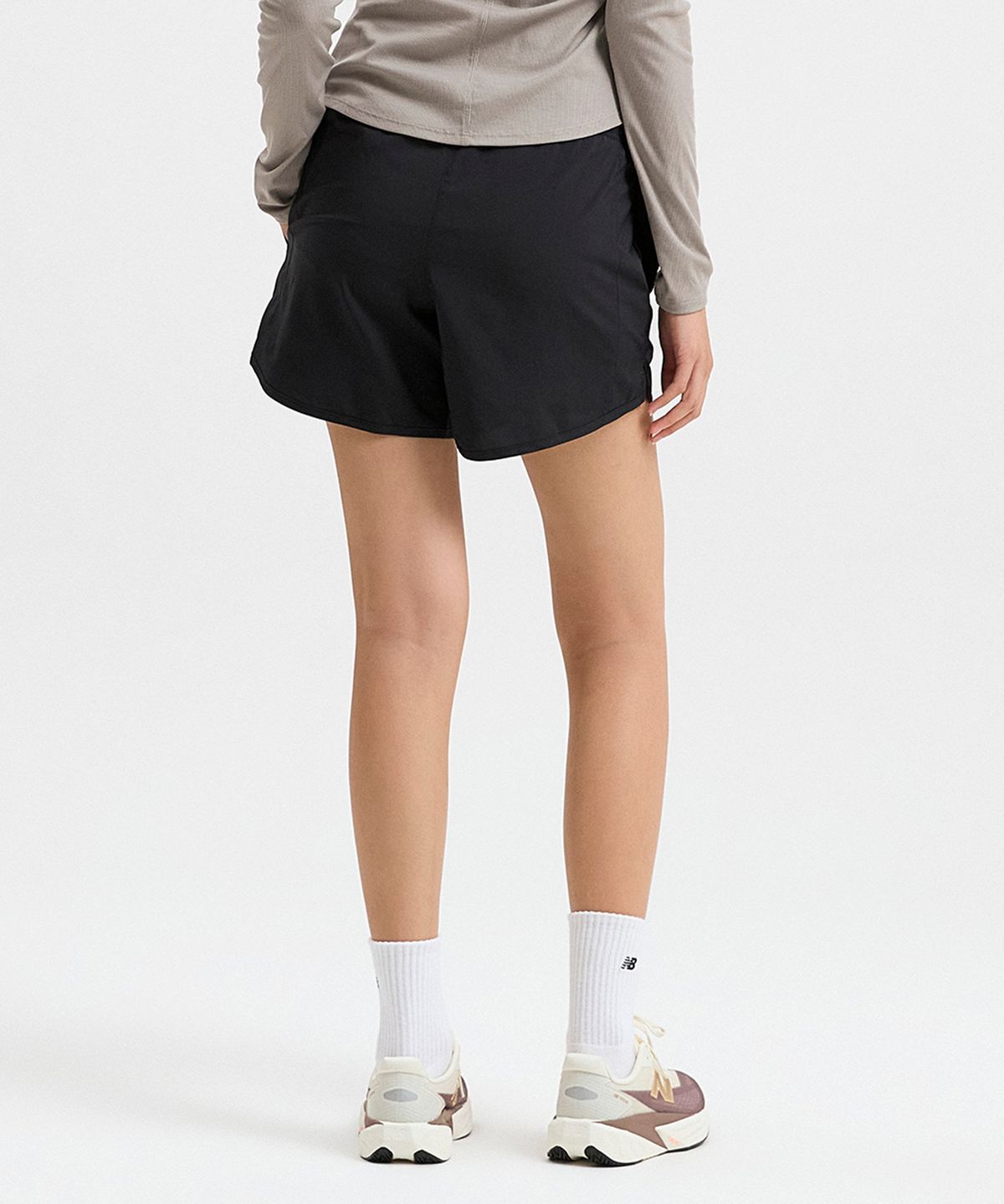 뉴발란스(NEW BALANCE) NBNVG36102 / WOMEN 스포츠에센셜 쇼츠 5인치 (BLACK)