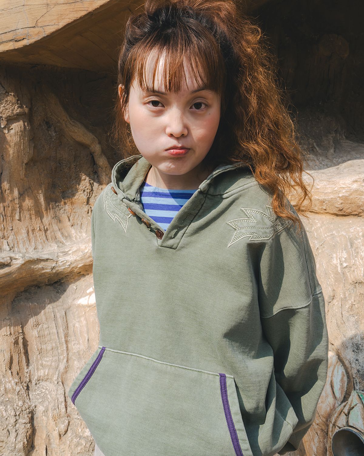 카락터(KARACTOR) Garment dyed button hoodie / Pigment green