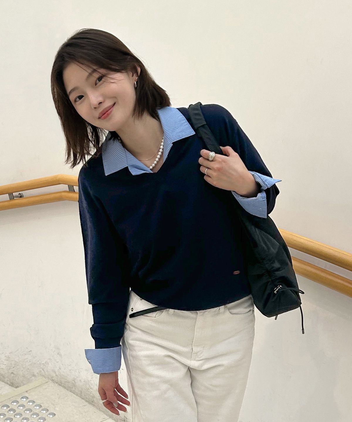 키뮤어(KIIMUIR) (우먼) 에센셜 브이넥 소프트 니트_4 COLOR