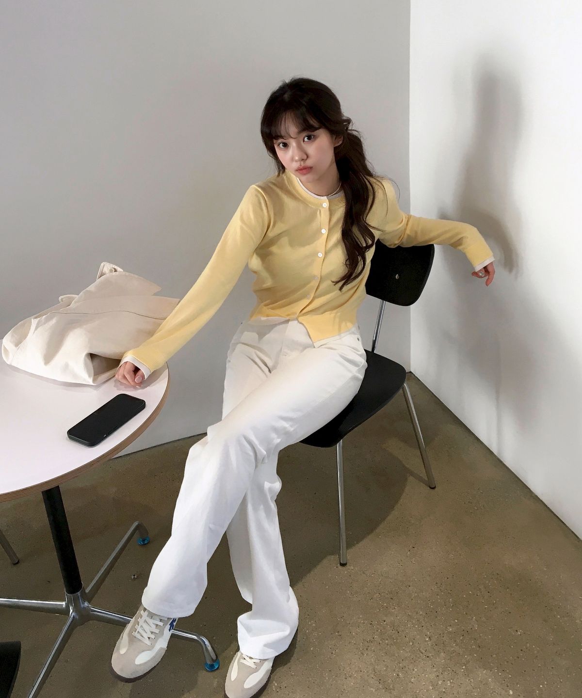 키뮤어(KIIMUIR) (우먼) 올데이 세미와이드 데님 팬츠_화이트