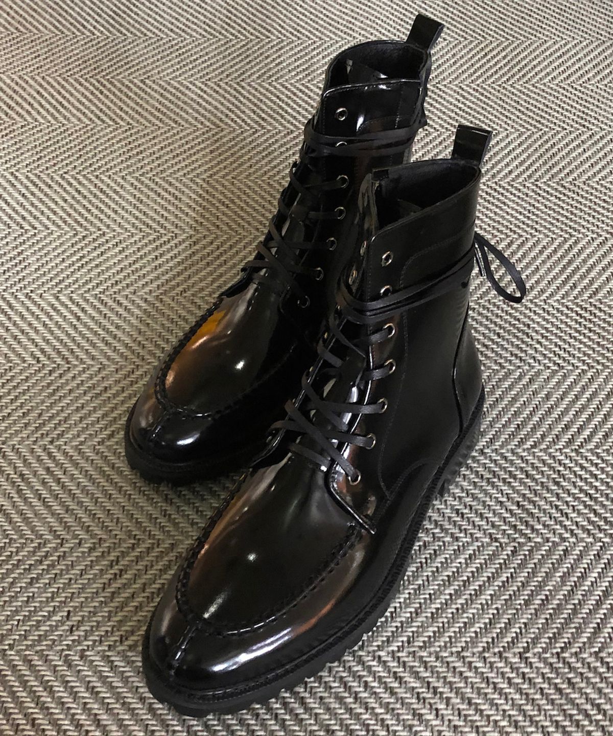 조앤슈(JOENSHOE) 휴만 사이드지퍼 와이팁 워커 부츠 블랙복스