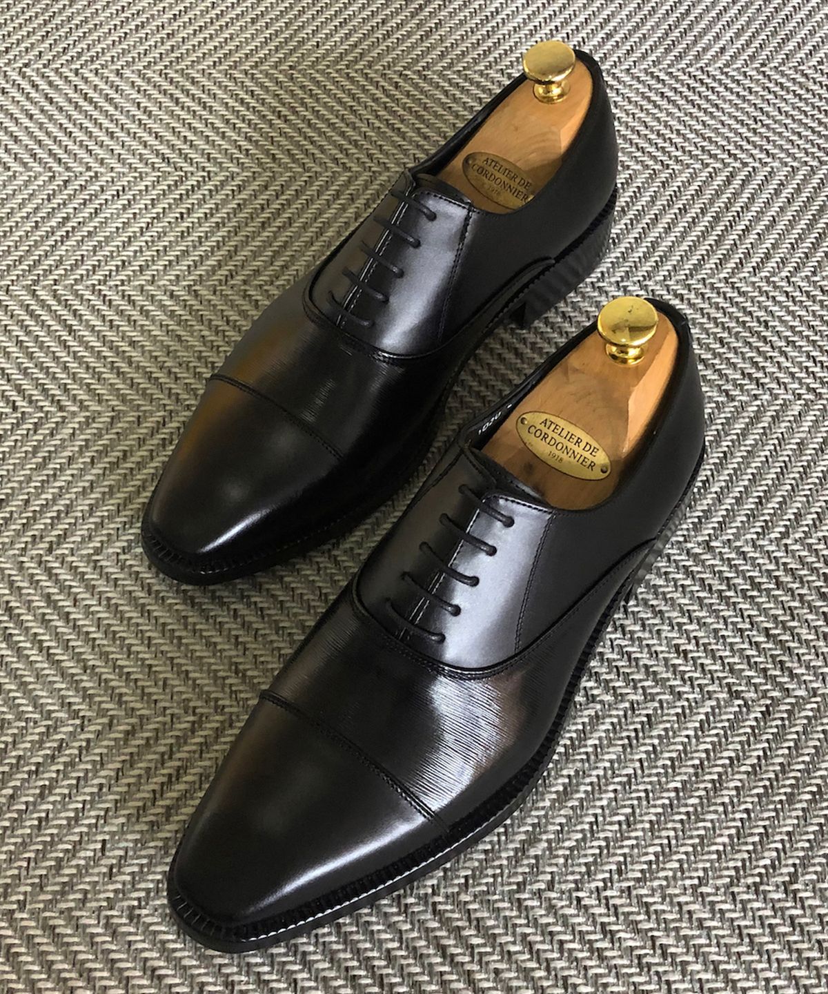 조앤슈(JOENSHOE) 로템 하프빗살 스트레이트팁 옥스퍼드 블랙