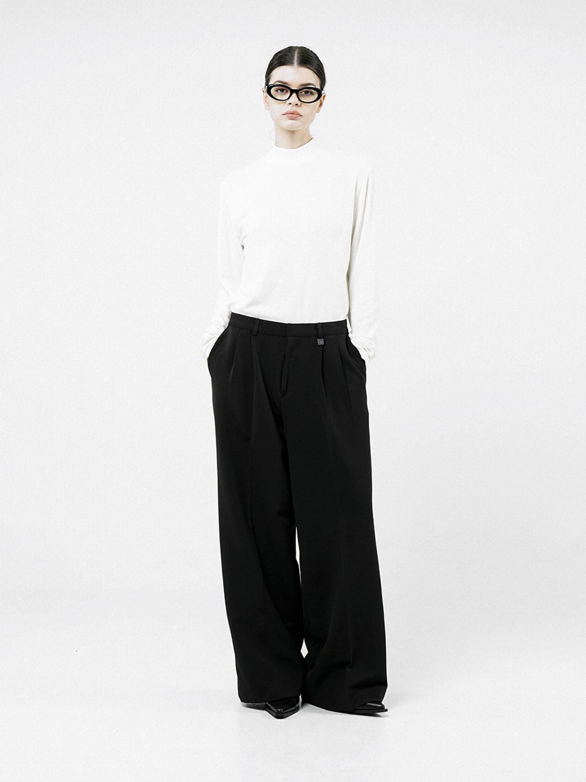 챈세스노이(CHANCE'S NOI) Fleece Half Turtleneck - White /W244TP02WH