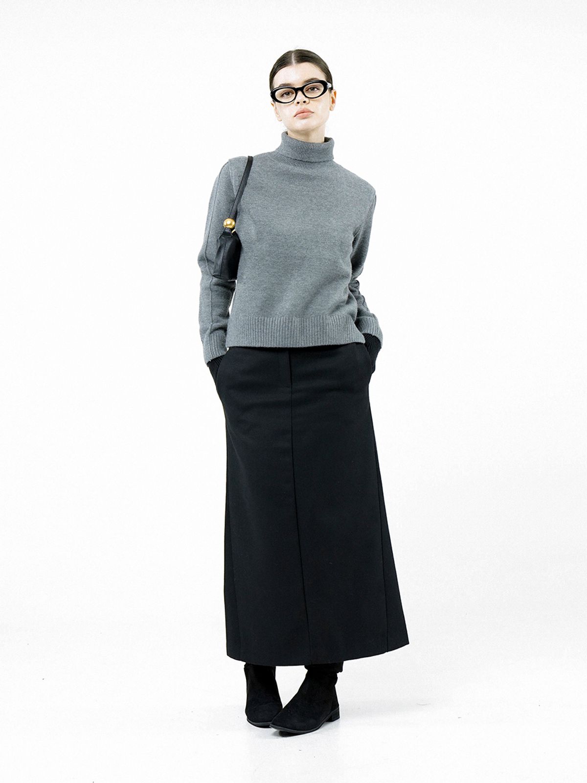 챈세스노이(CHANCE'S NOI) Soft Slit High Turtleneck - Charcoal /W244TP06CH