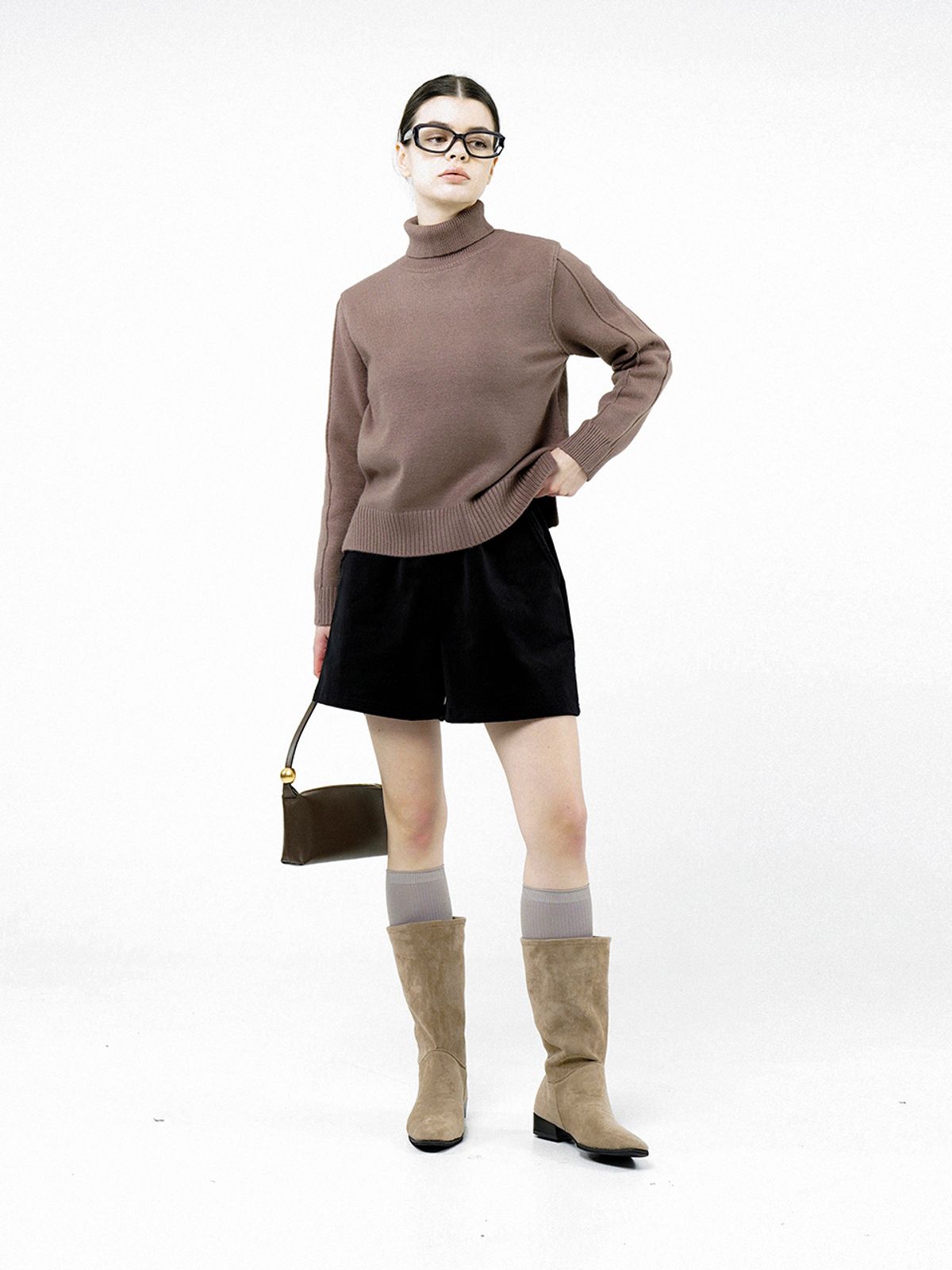 챈세스노이(CHANCE'S NOI) Soft Slit High Turtleneck - Brown /W244TP06BR