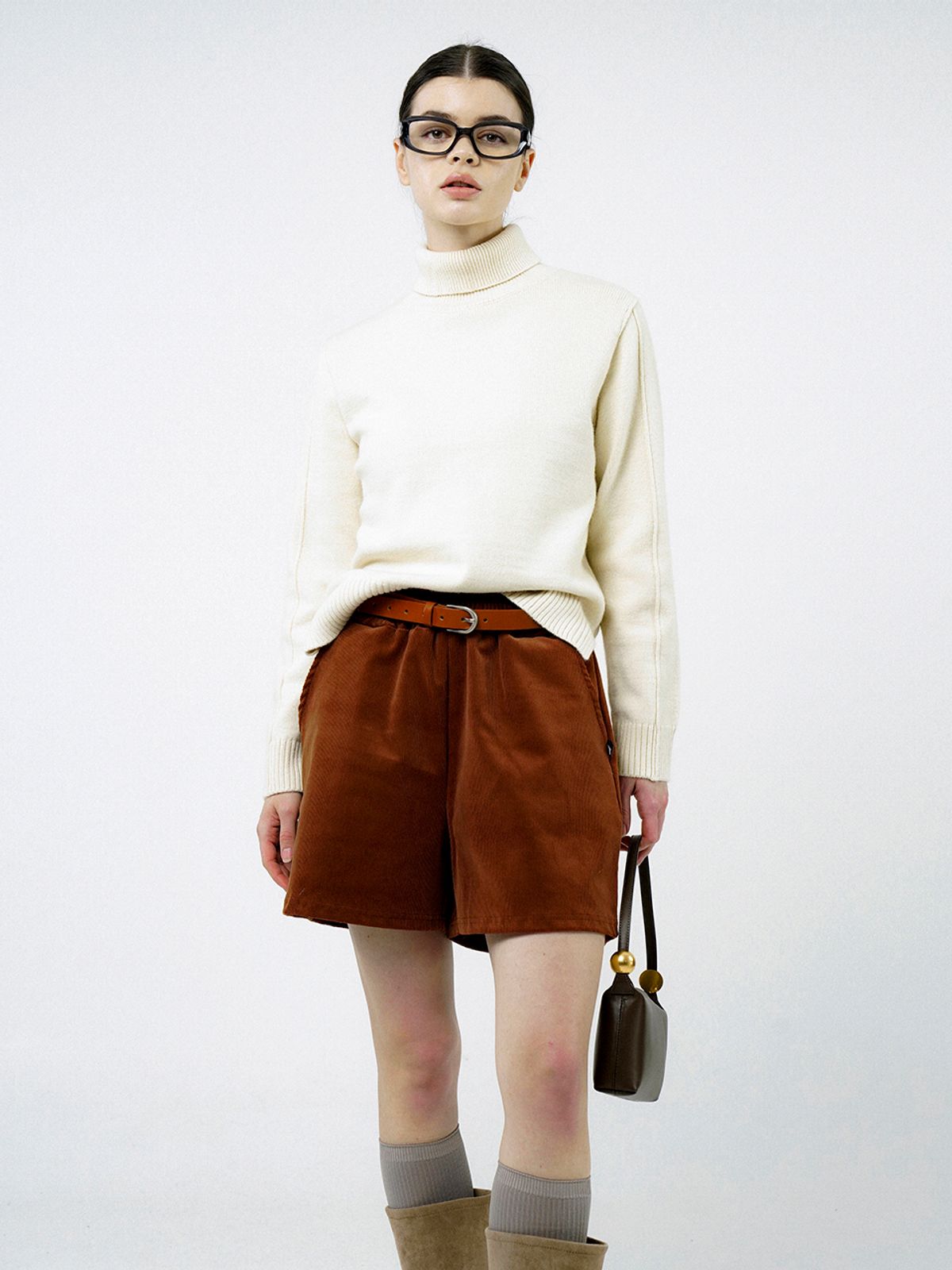 챈세스노이(CHANCE'S NOI) Soft Slit High Turtleneck - Ivory /W244TP06IV