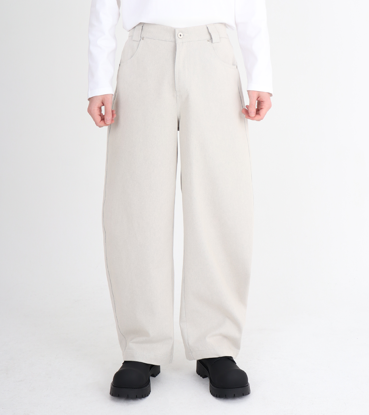 버튼서울(BUTTON SEOUL) 커브드 벌룬핏 밴딩 팬츠 (라이트 그레이) 3color
