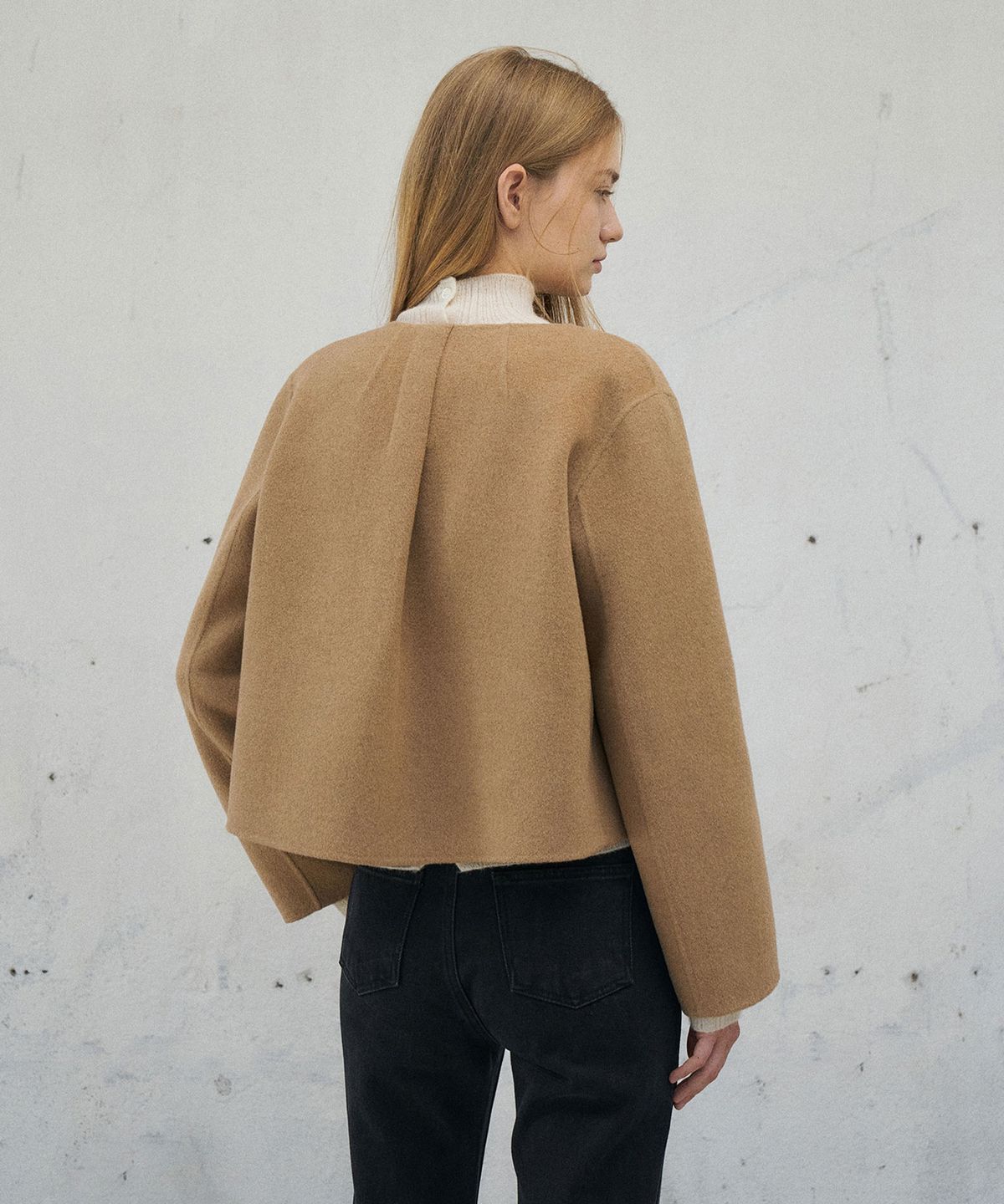 라메레이(LAMEREI) Curve Detail Short Handmade Jacket[LMBEWI23CT701]-Camel Melange