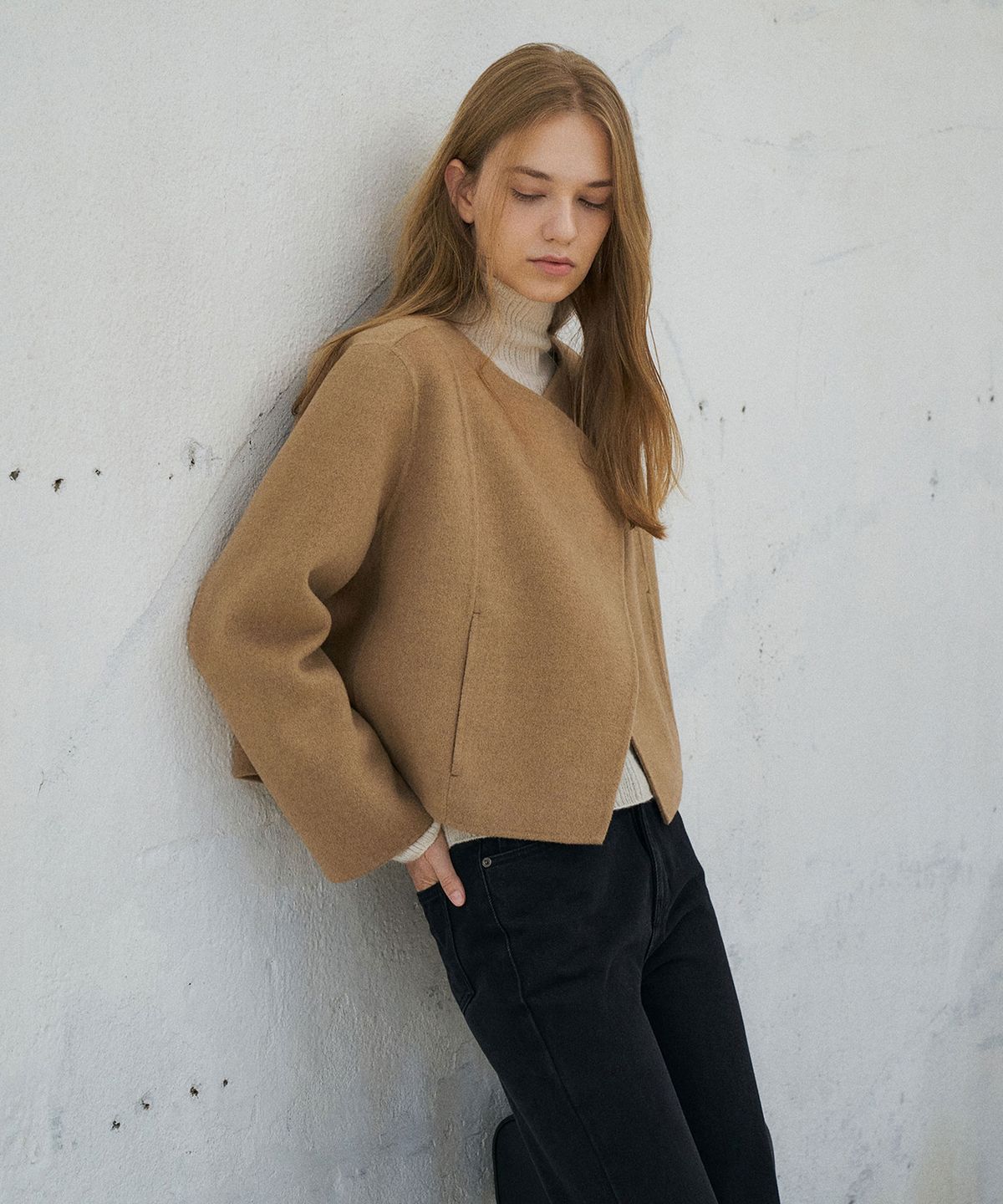 라메레이(LAMEREI) Curve Detail Short Handmade Jacket[LMBEWI23CT701]-Camel Melange