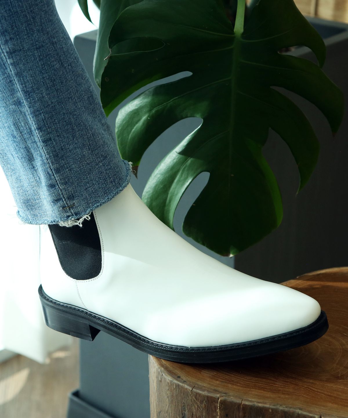 커스텀무드(CUSTOMMOOD) 리페어 소가죽 화이트 첼시부츠(white)