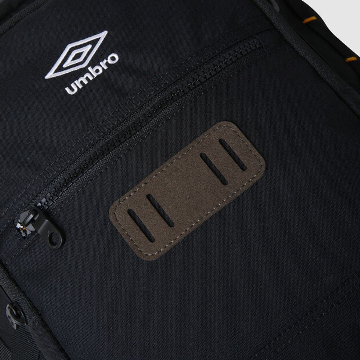 엄브로(UMBRO) 웨이파인더 백팩 (32L)  블랙(UQ123CBP16)