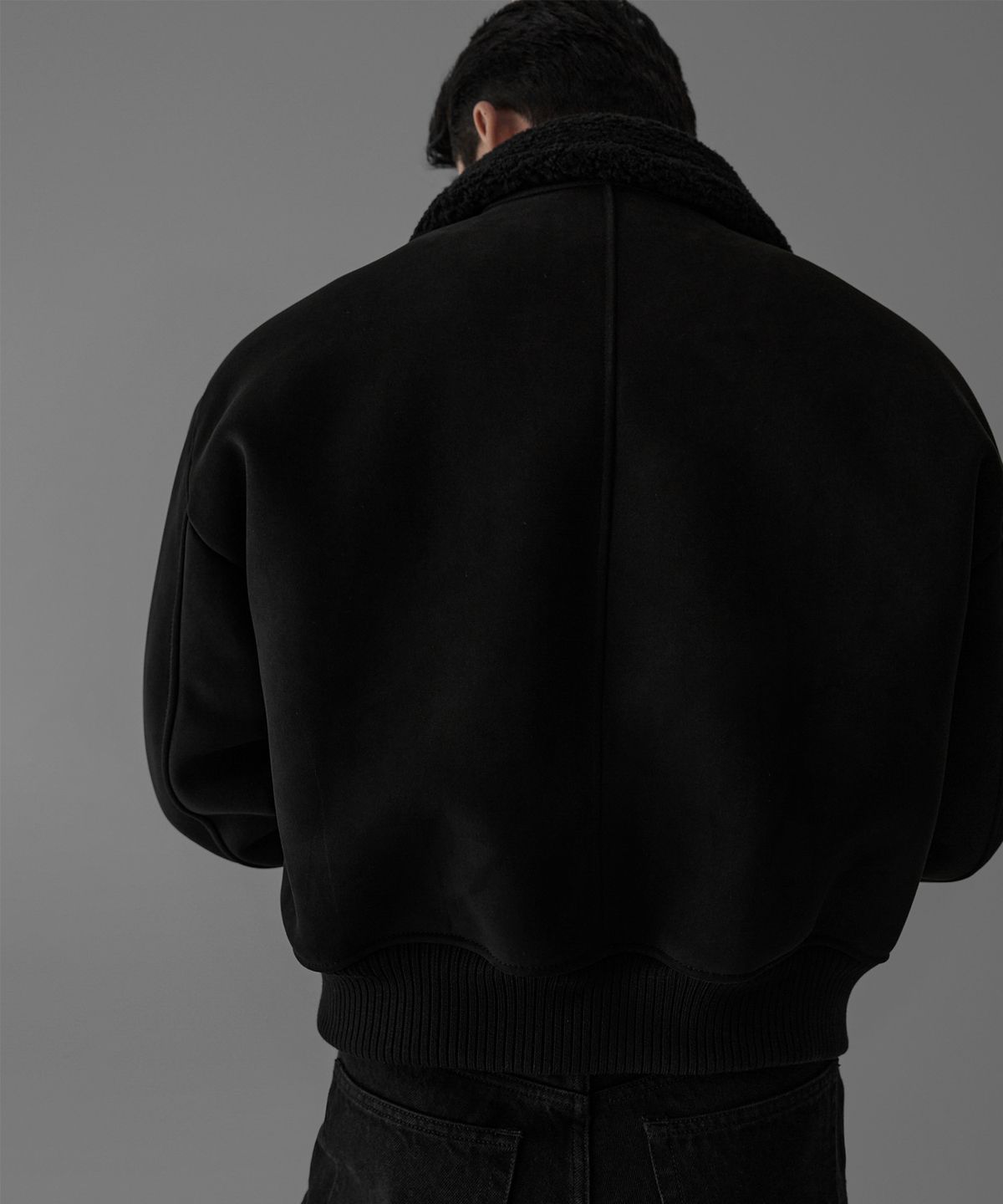 바우로 프로덕트(BOWLOW PRODUCT) 스웨이드 크롭 무스탕 [블랙]