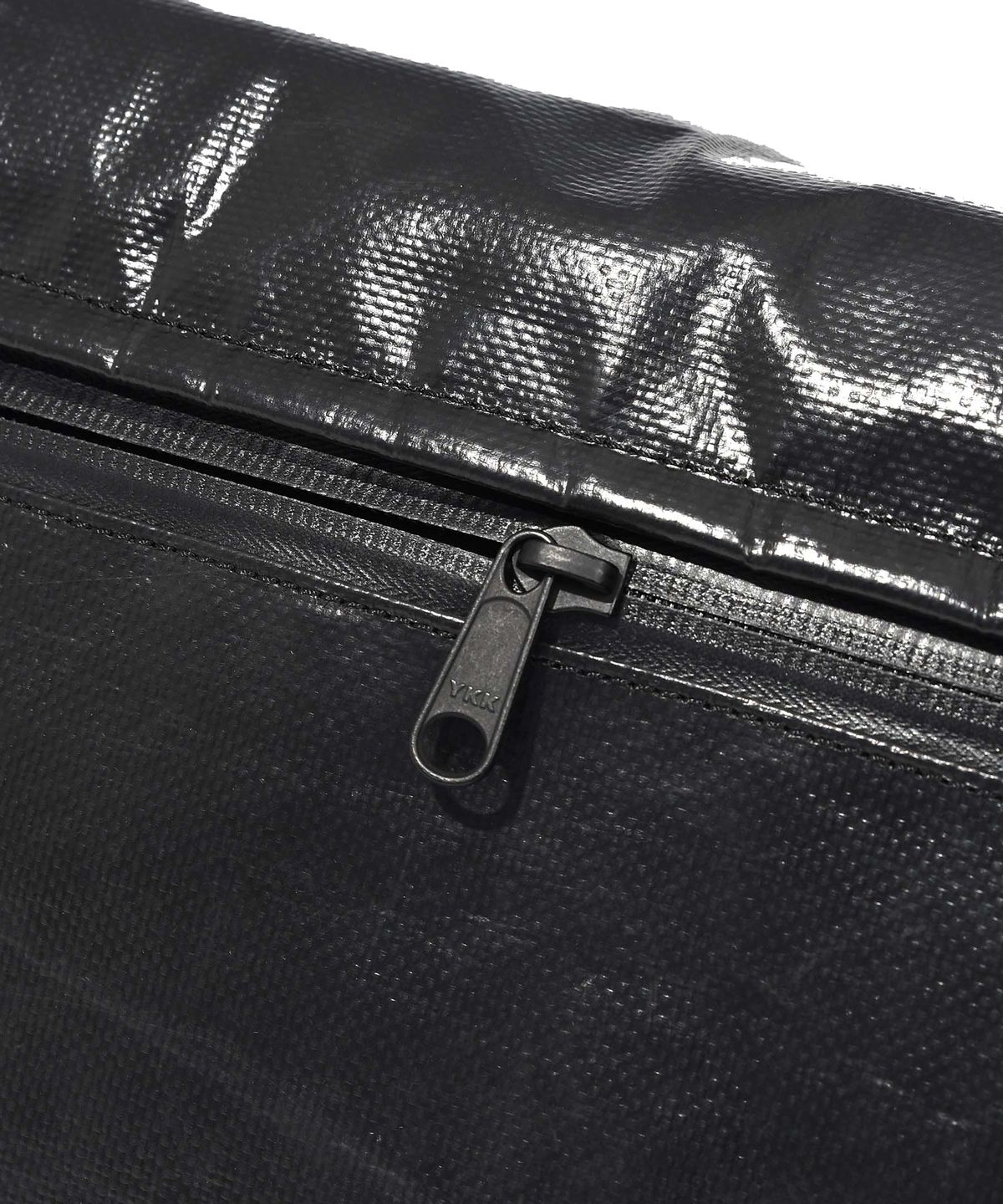 카네이테이(KANEITEI) MINIMAL MIL MESSENGER BAG M (BLACK) / UPCYCLED