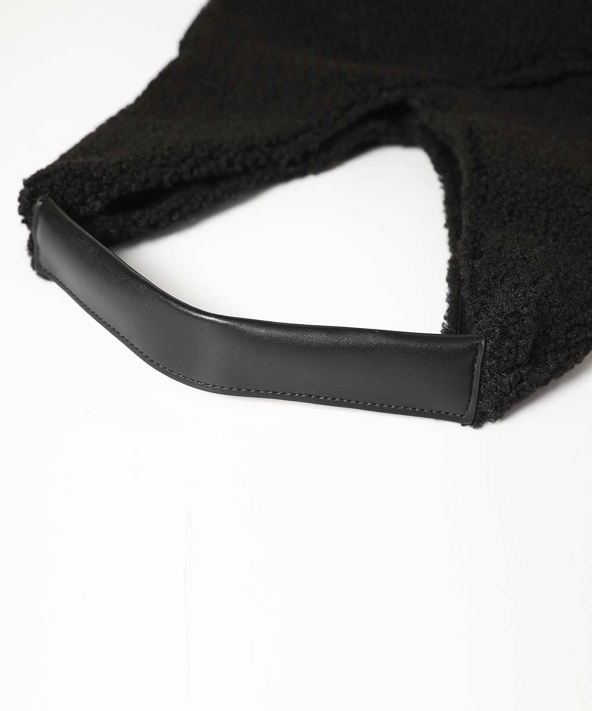 옐로우스톤(YELLOWSTONE) Oblique shopper bag - Black