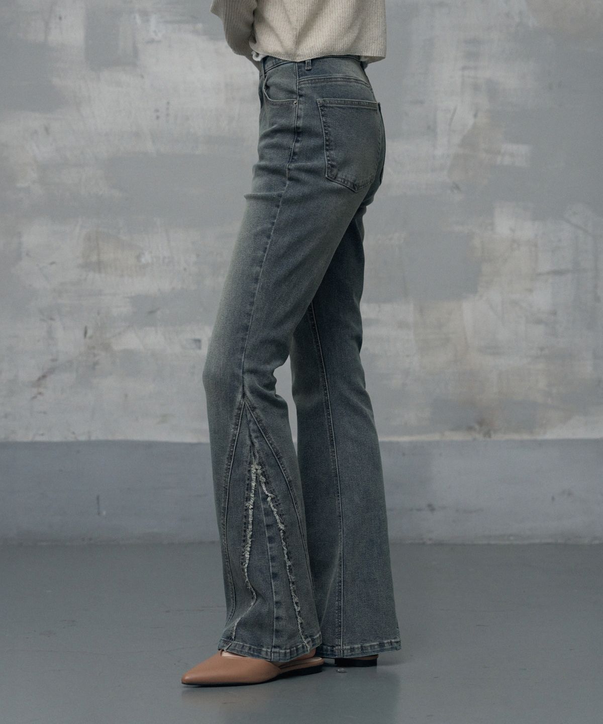 레더리(LEATHERY) 웨스턴 테슬 부츠컷 데님팬츠 [BLACK]