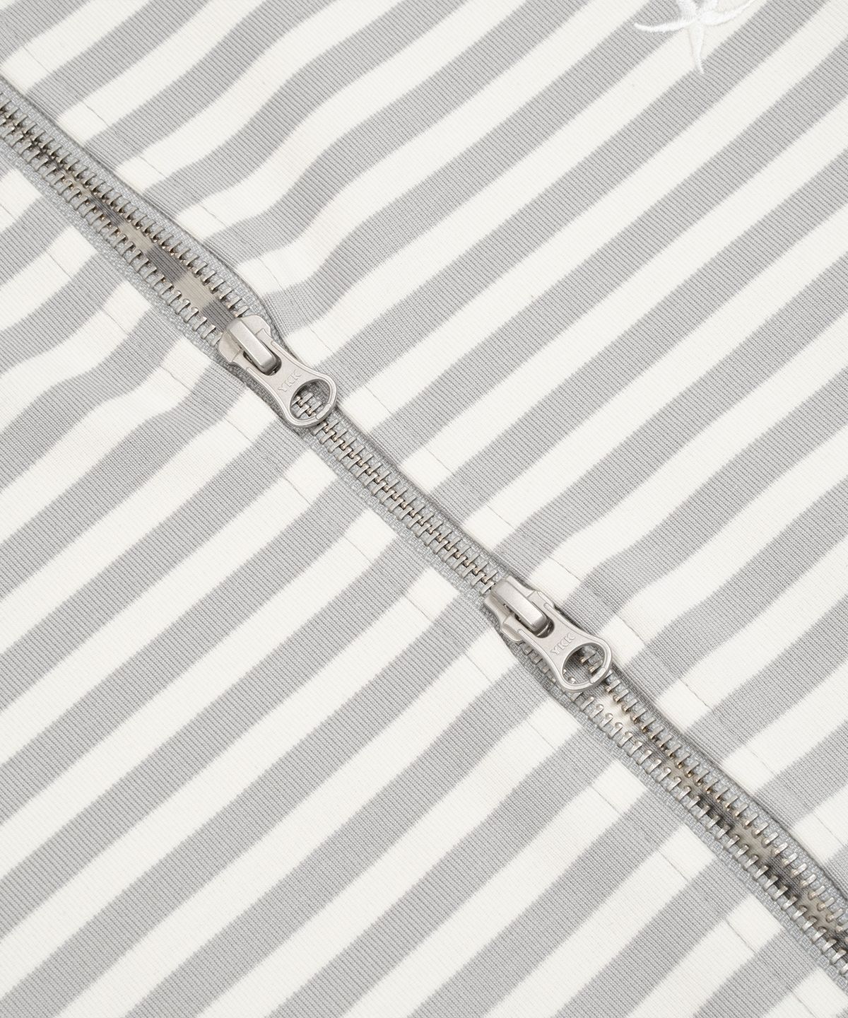 더콜디스트모먼트(THE COLDEST MOMENT) TCM stripe hooded zip-up (grey/whiteivory)