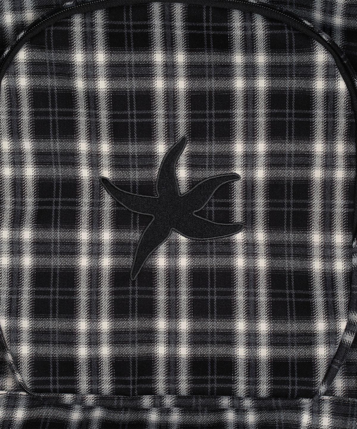 더콜디스트모먼트(THE COLDEST MOMENT) TCM starfish check backpack (black)